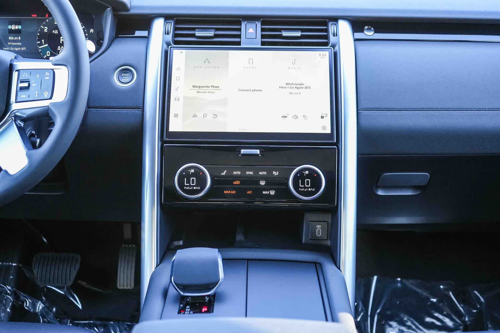 Thumbnail: 2026 Land Rover Discovery - 13