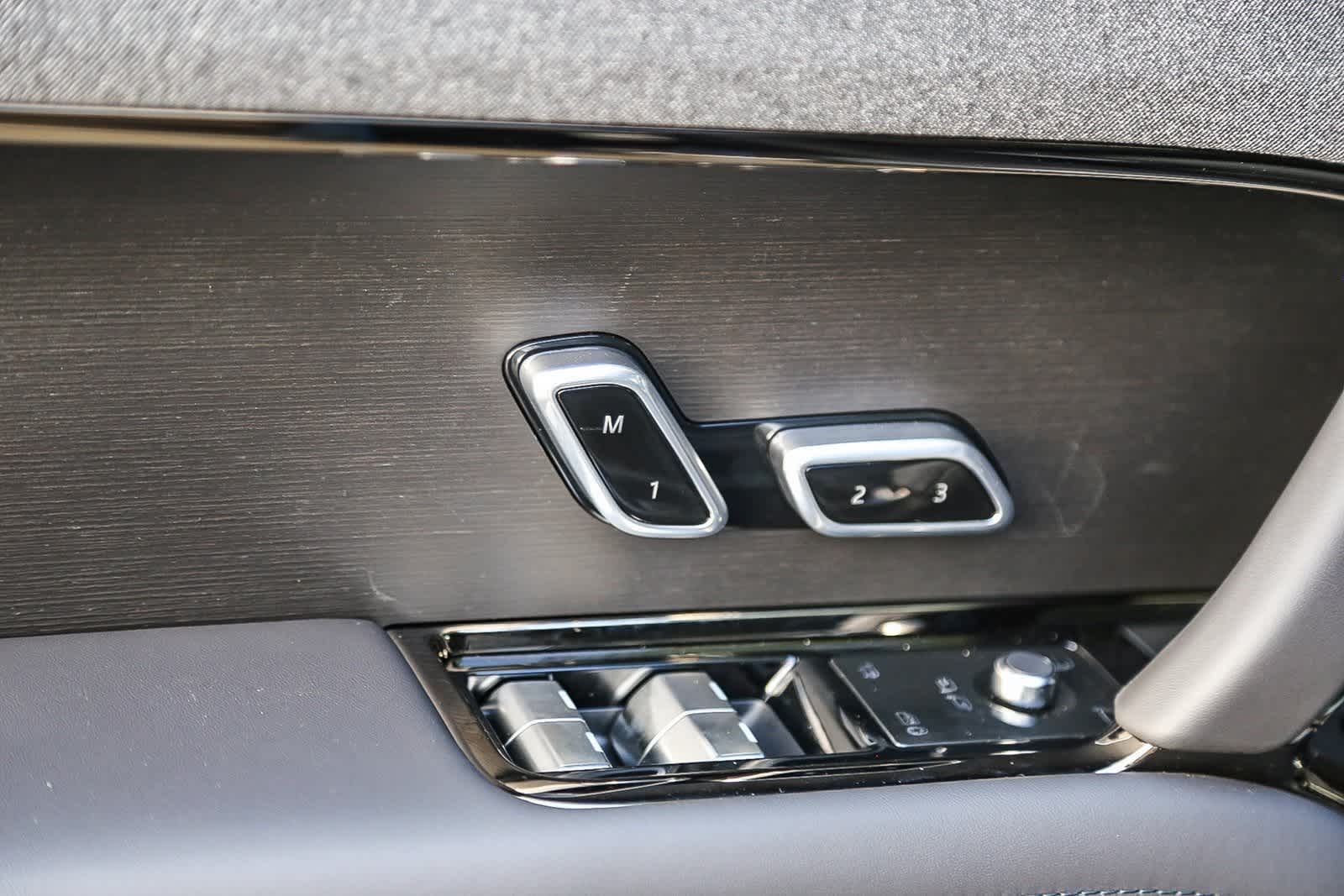 Thumbnail: 2025 Land Rover Range Rover Sport - 20