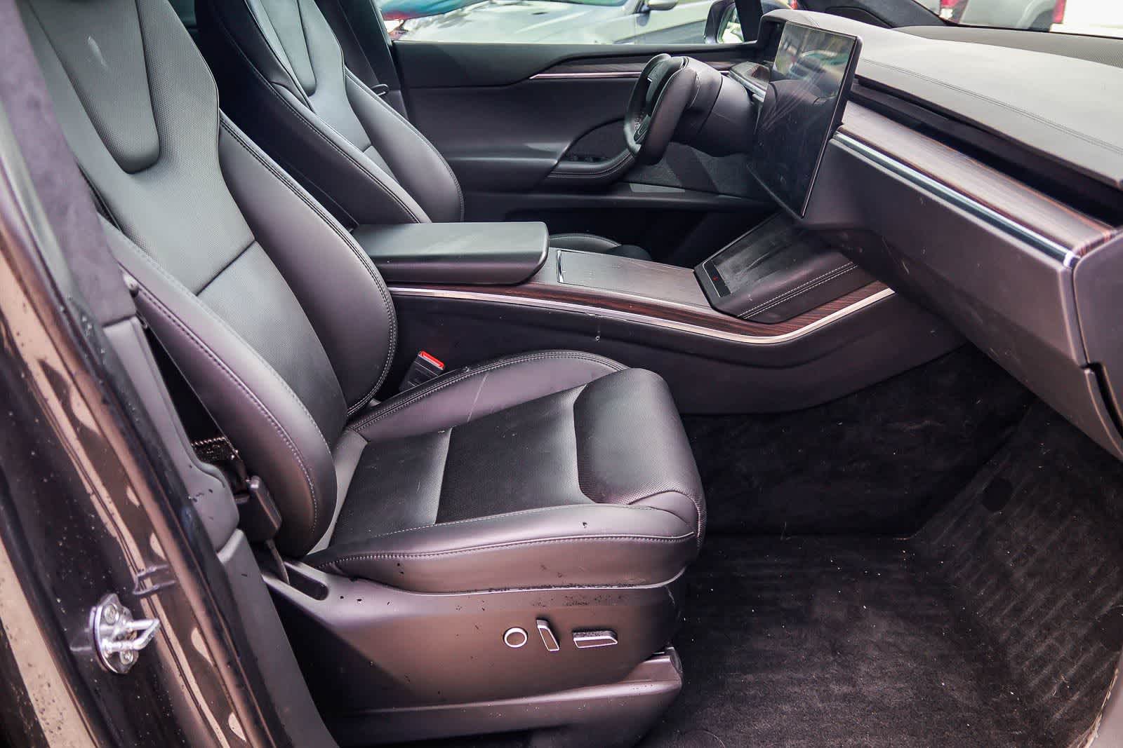 Thumbnail: 2024 Tesla Model X - 17