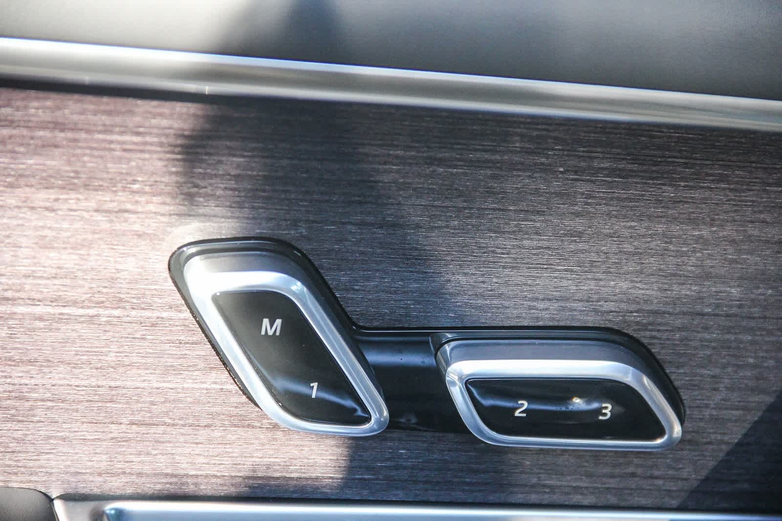 Thumbnail: 2025 Land Rover Range Rover - 16