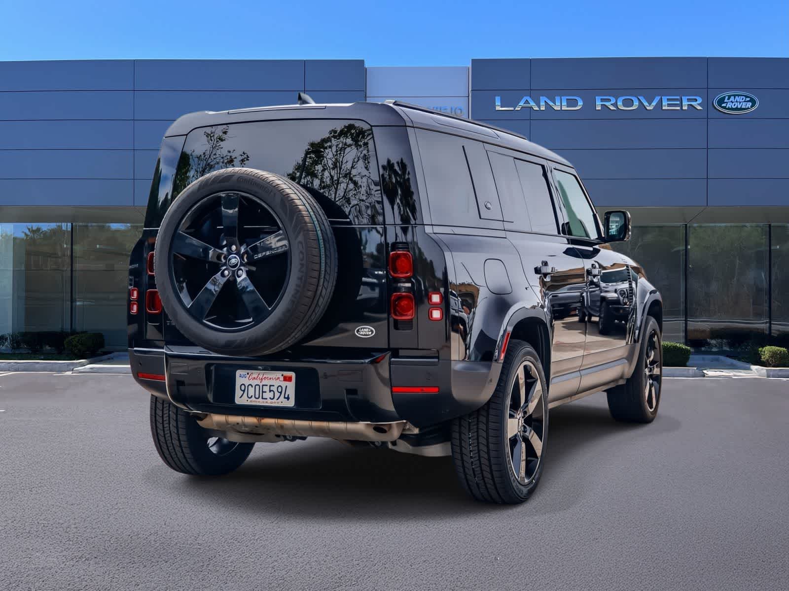 Thumbnail: 2023 Land Rover Defender - 4