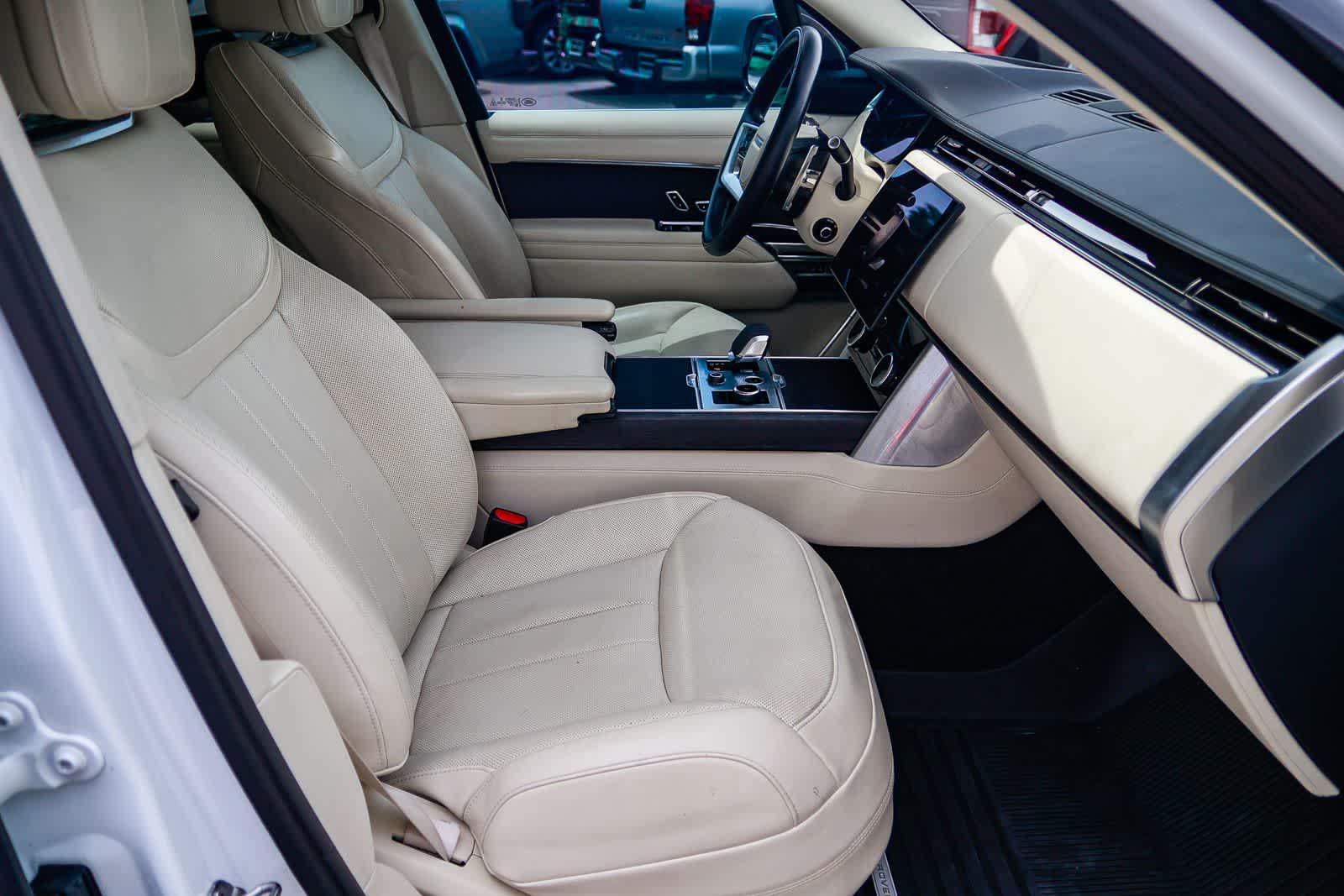 Thumbnail: 2023 Land Rover Range Rover - 16