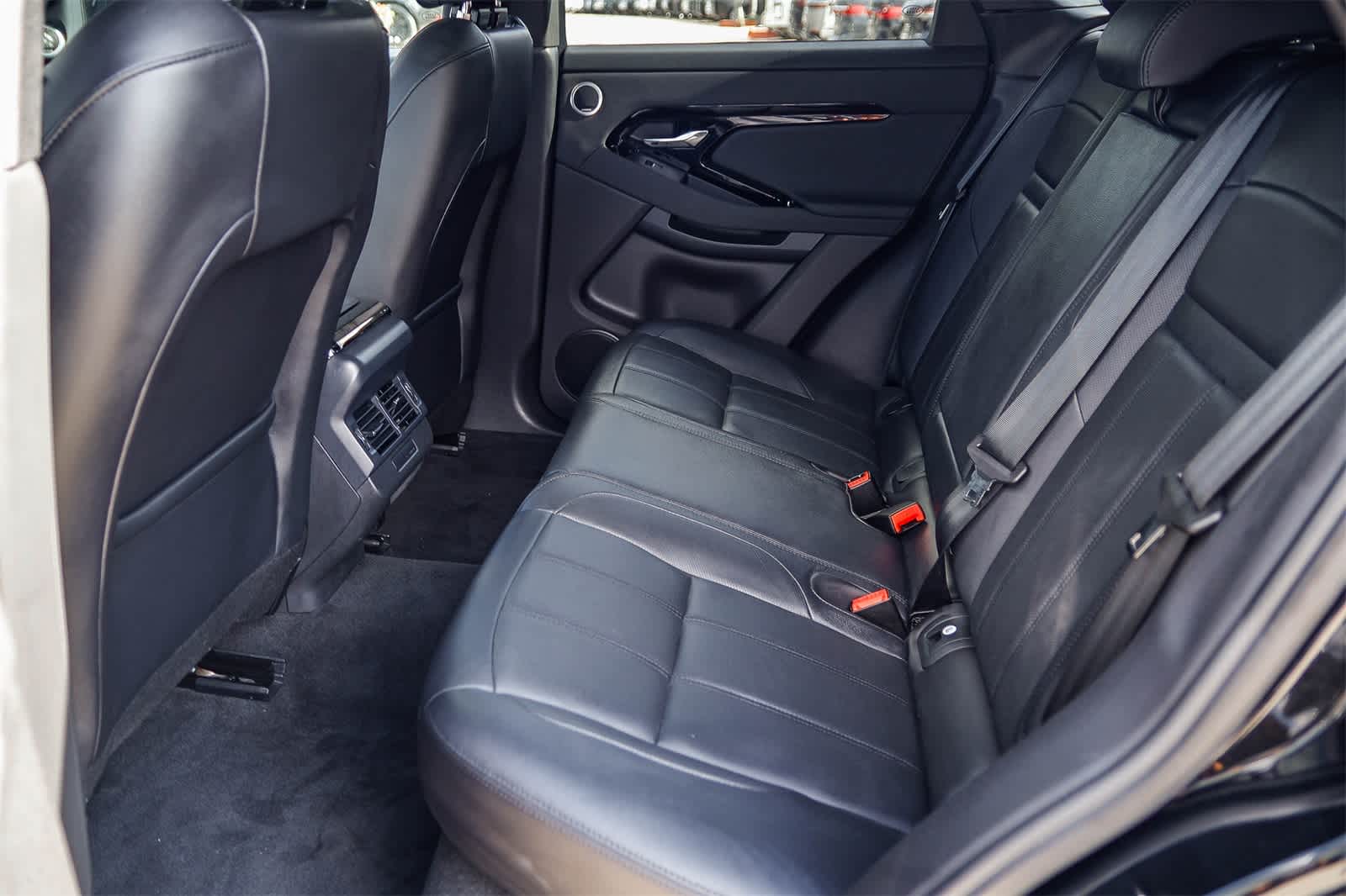 Thumbnail: 2025 Land Rover Range Rover Evoque - 15