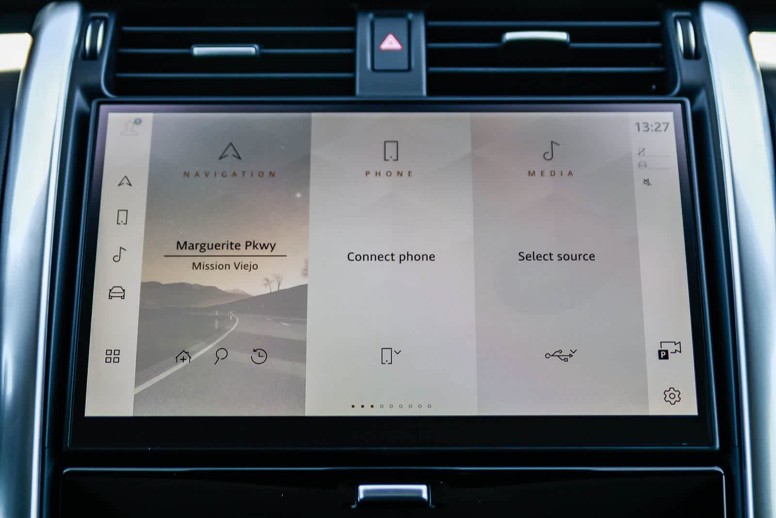 Thumbnail: 2026 Land Rover Discovery - 14