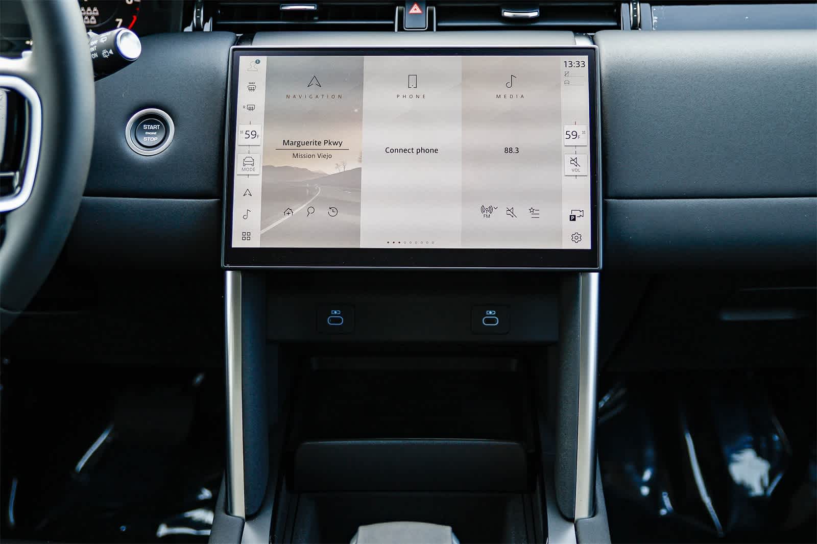 Thumbnail: 2025 Land Rover Discovery Sport - 13