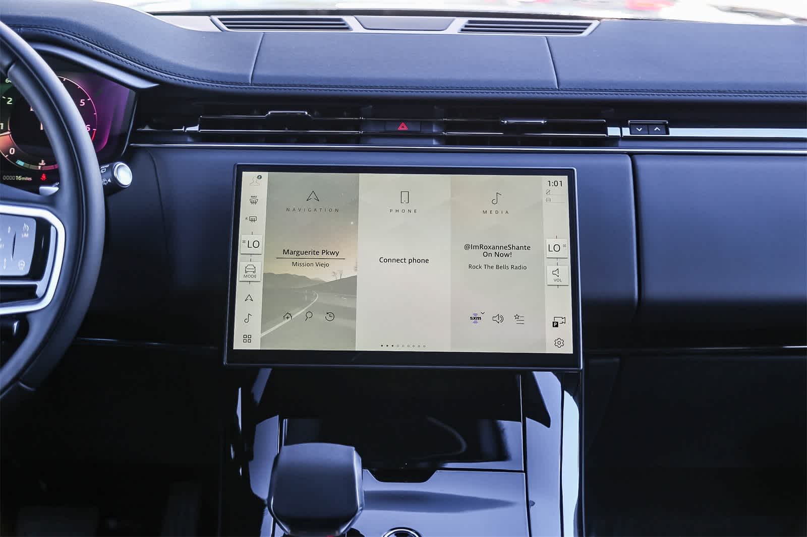 Thumbnail: 2026 Land Rover Range Rover Sport - 11