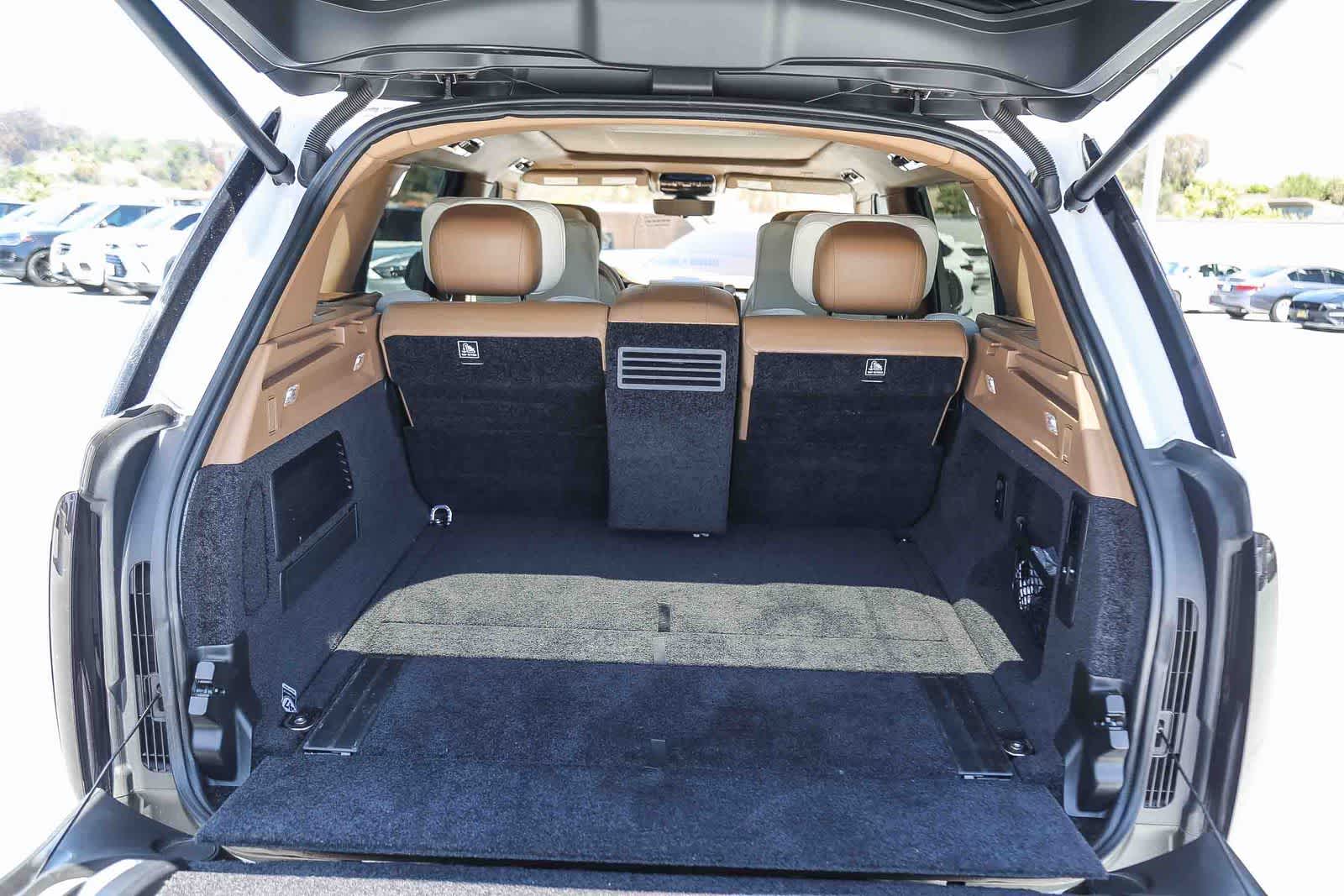 Thumbnail: 2023 Land Rover Range Rover - 33