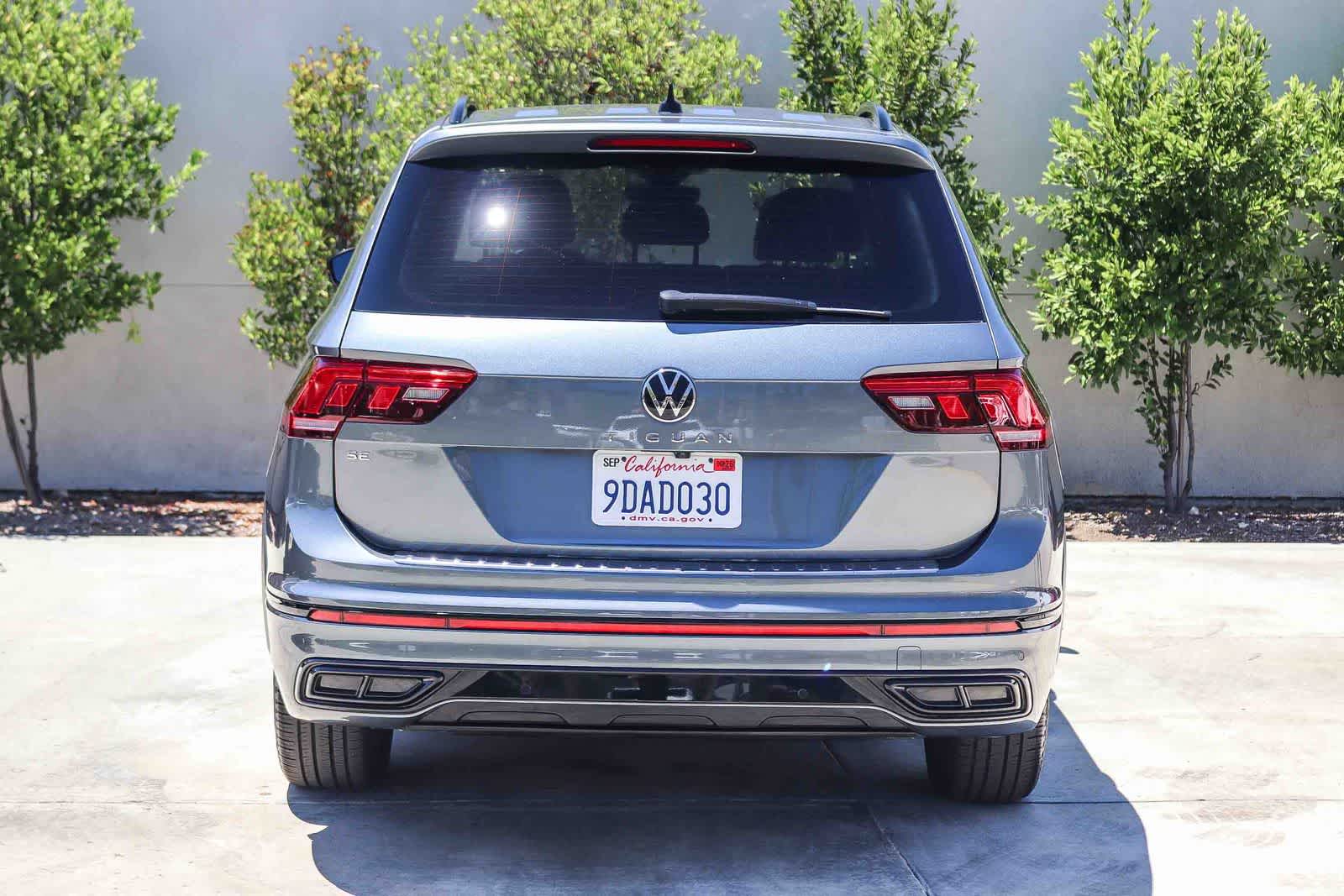 Thumbnail: 2022 Volkswagen Tiguan - 4