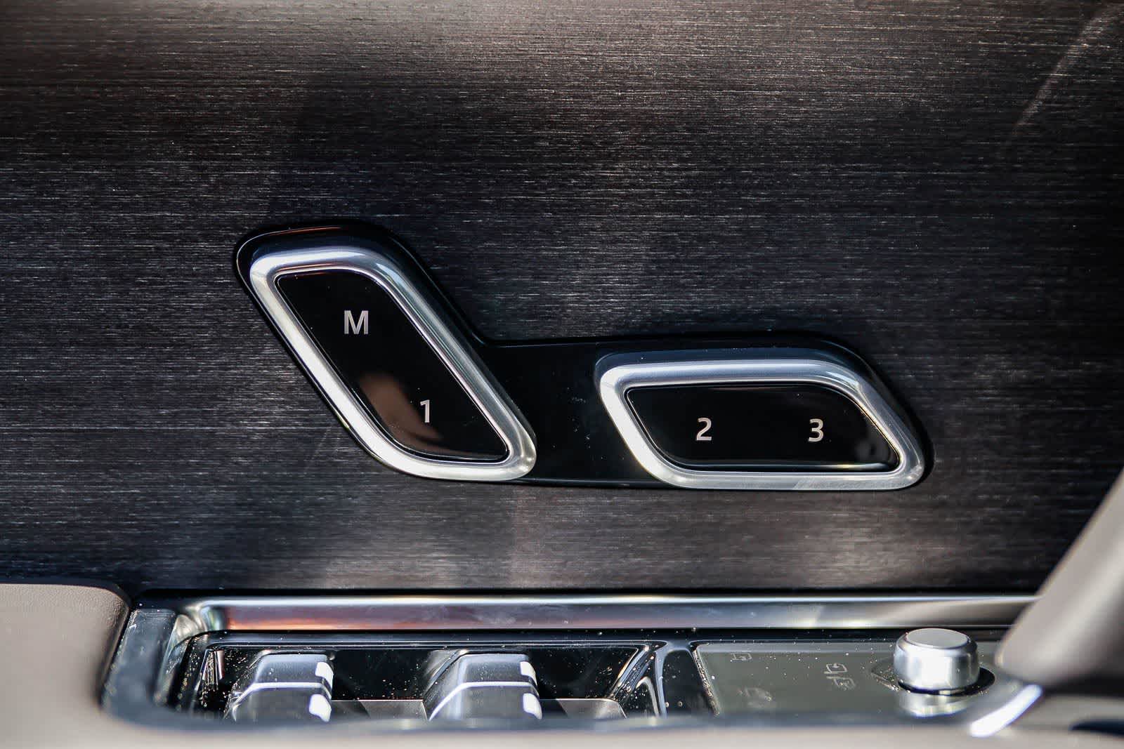 Thumbnail: 2026 Land Rover Range Rover - 22