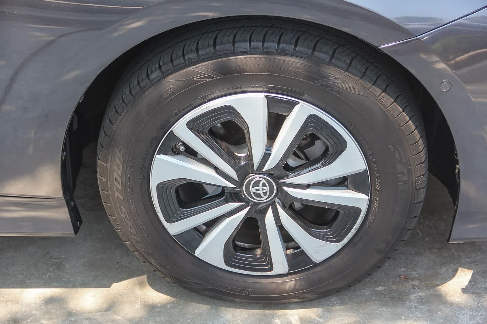 Thumbnail: 2019 Toyota Prius Prime - 9