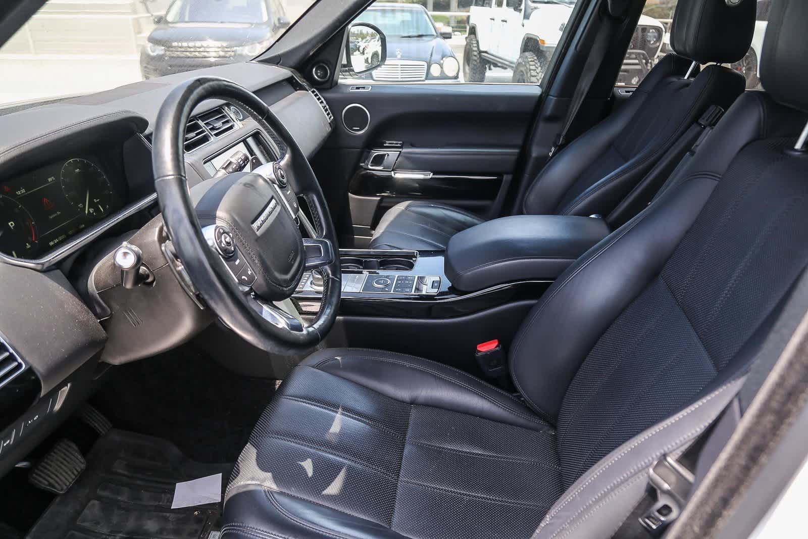 Thumbnail: 2016 Land Rover Range Rover - 13