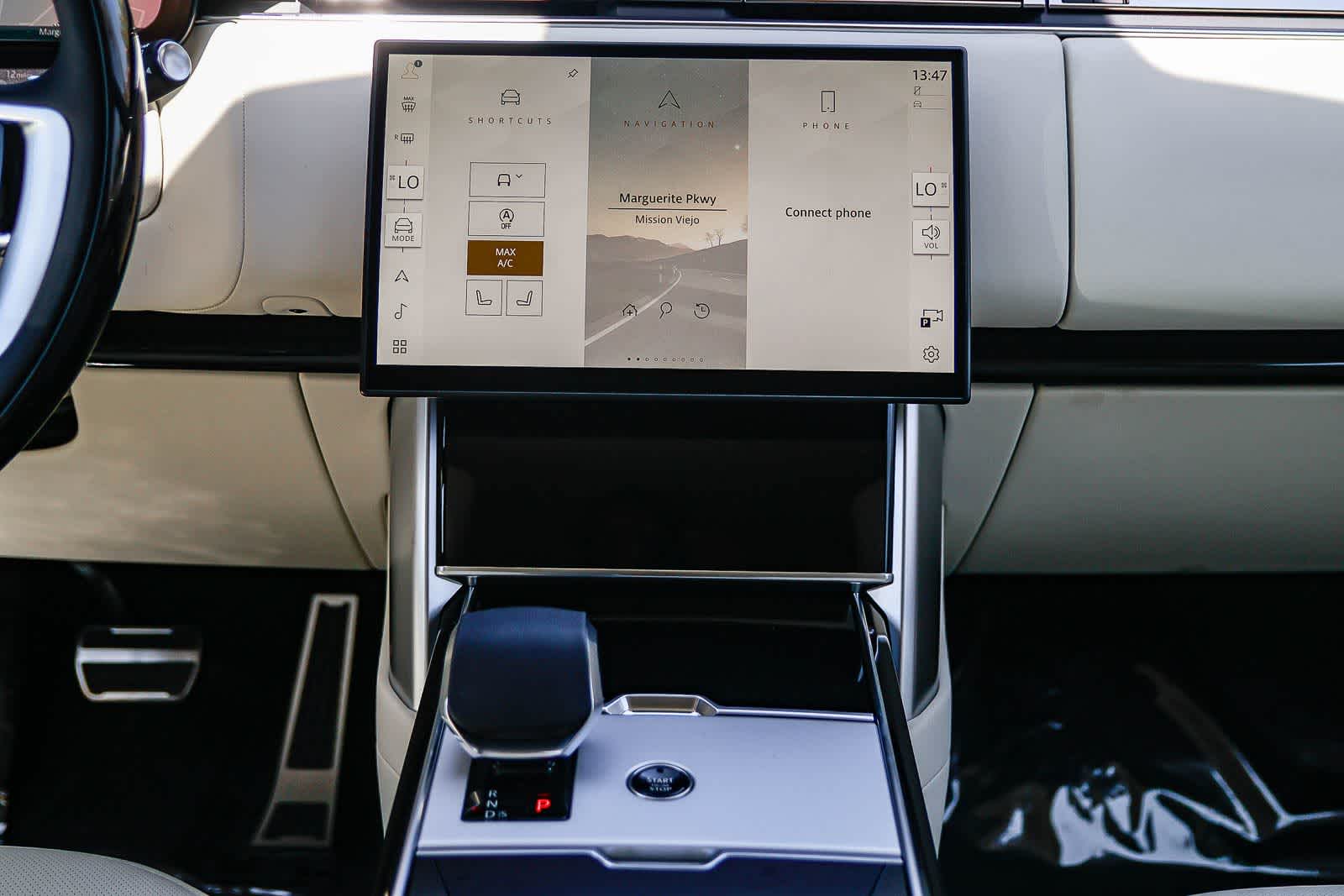Thumbnail: 2026 Land Rover Range Rover - 13