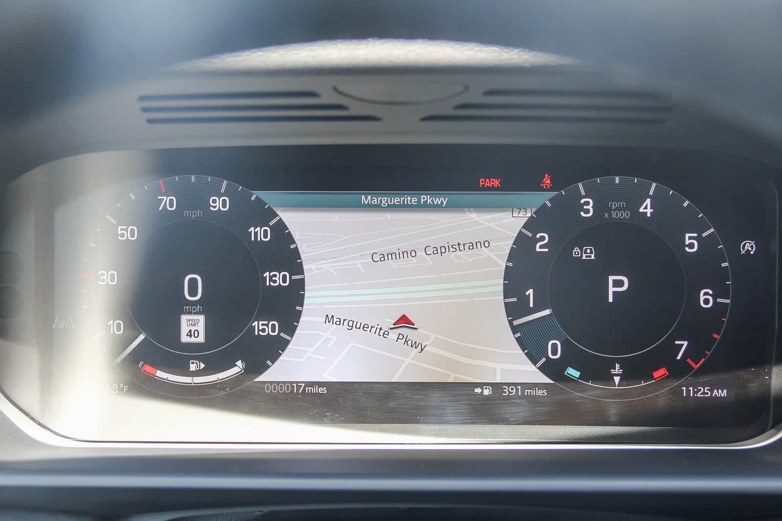 Thumbnail: 2025 Land Rover Discovery - 24