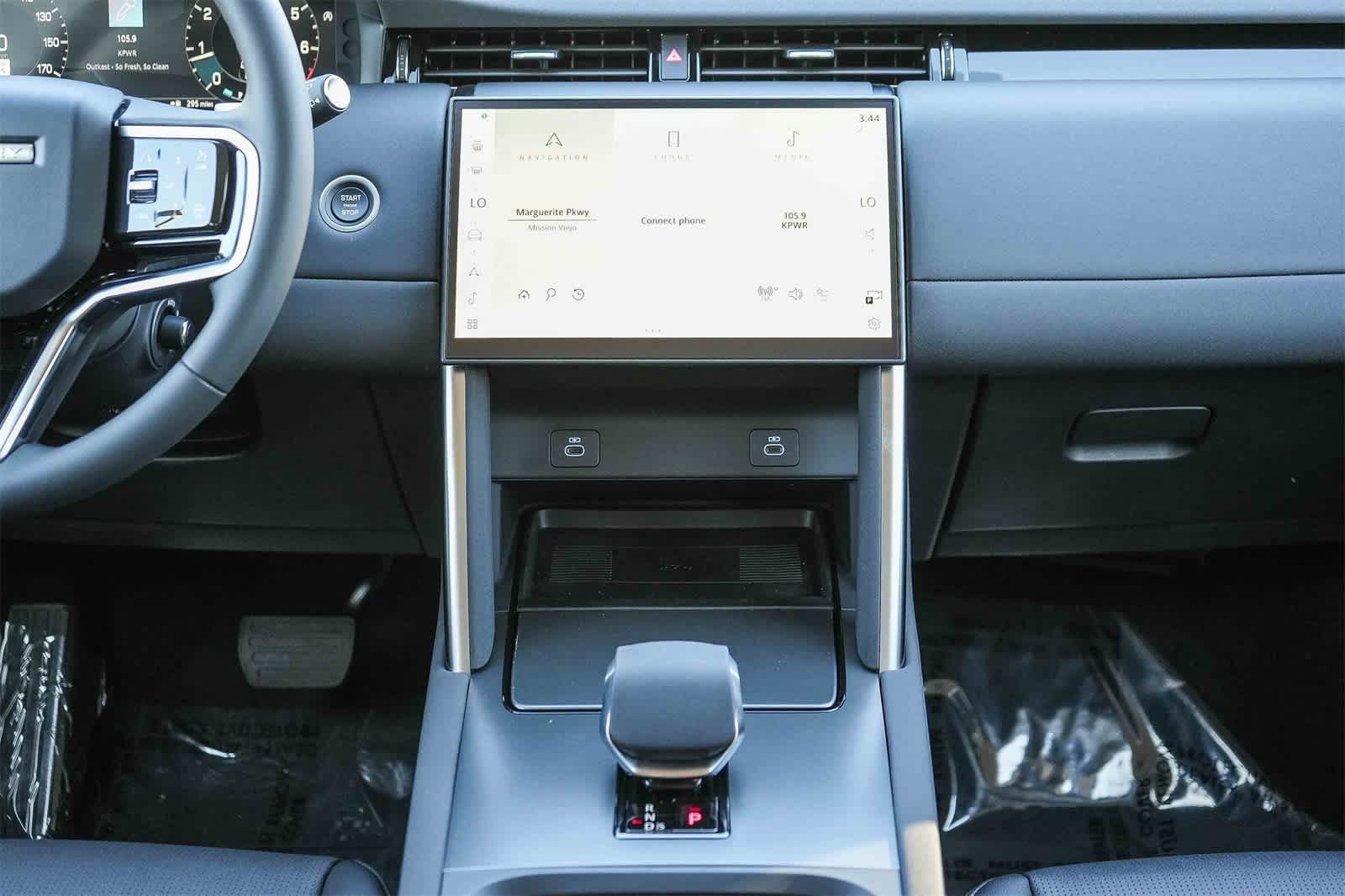 Thumbnail: 2025 Land Rover Discovery Sport - 13