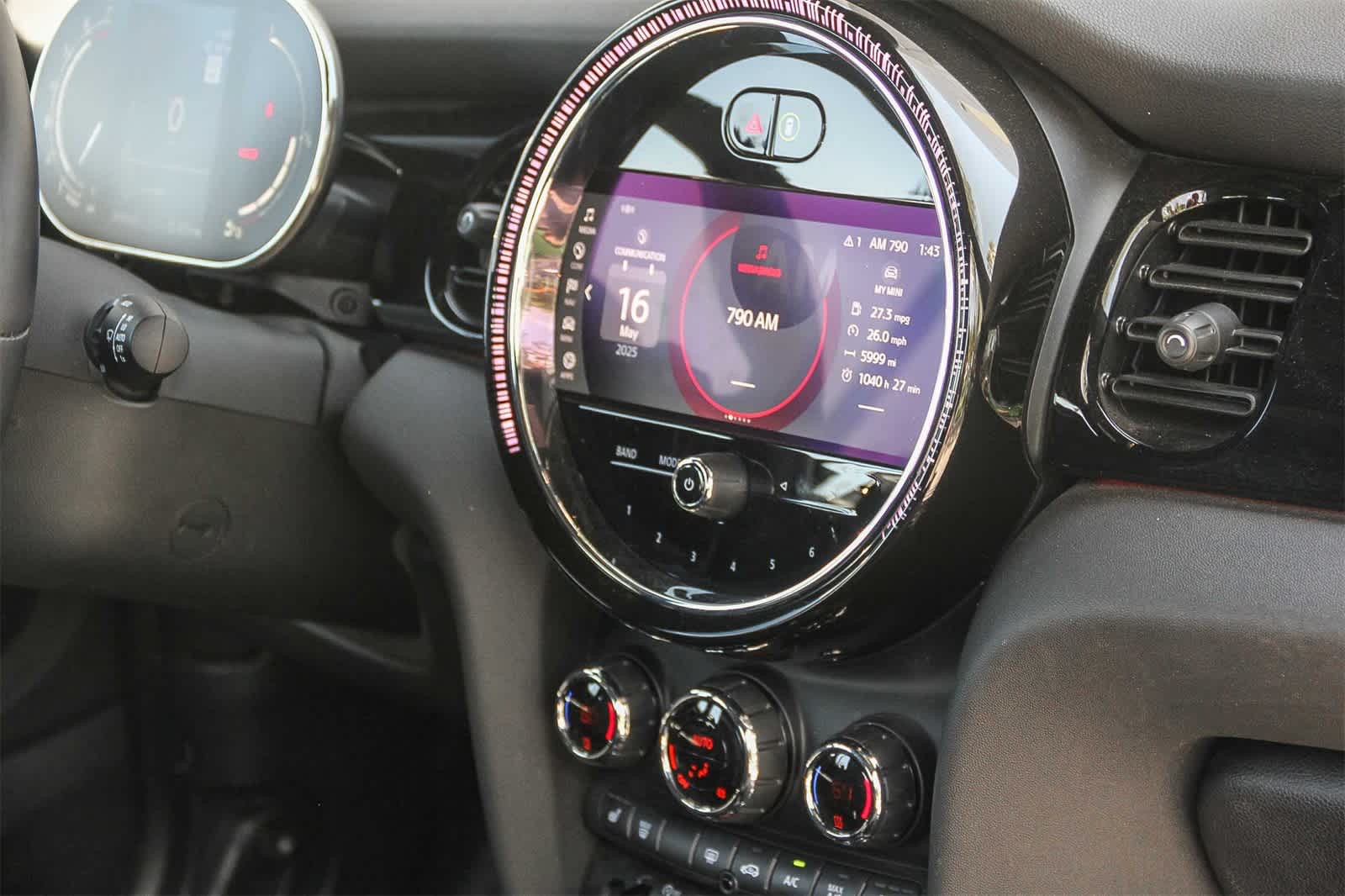 Thumbnail: 2024 MINI Cooper Convertible - 17
