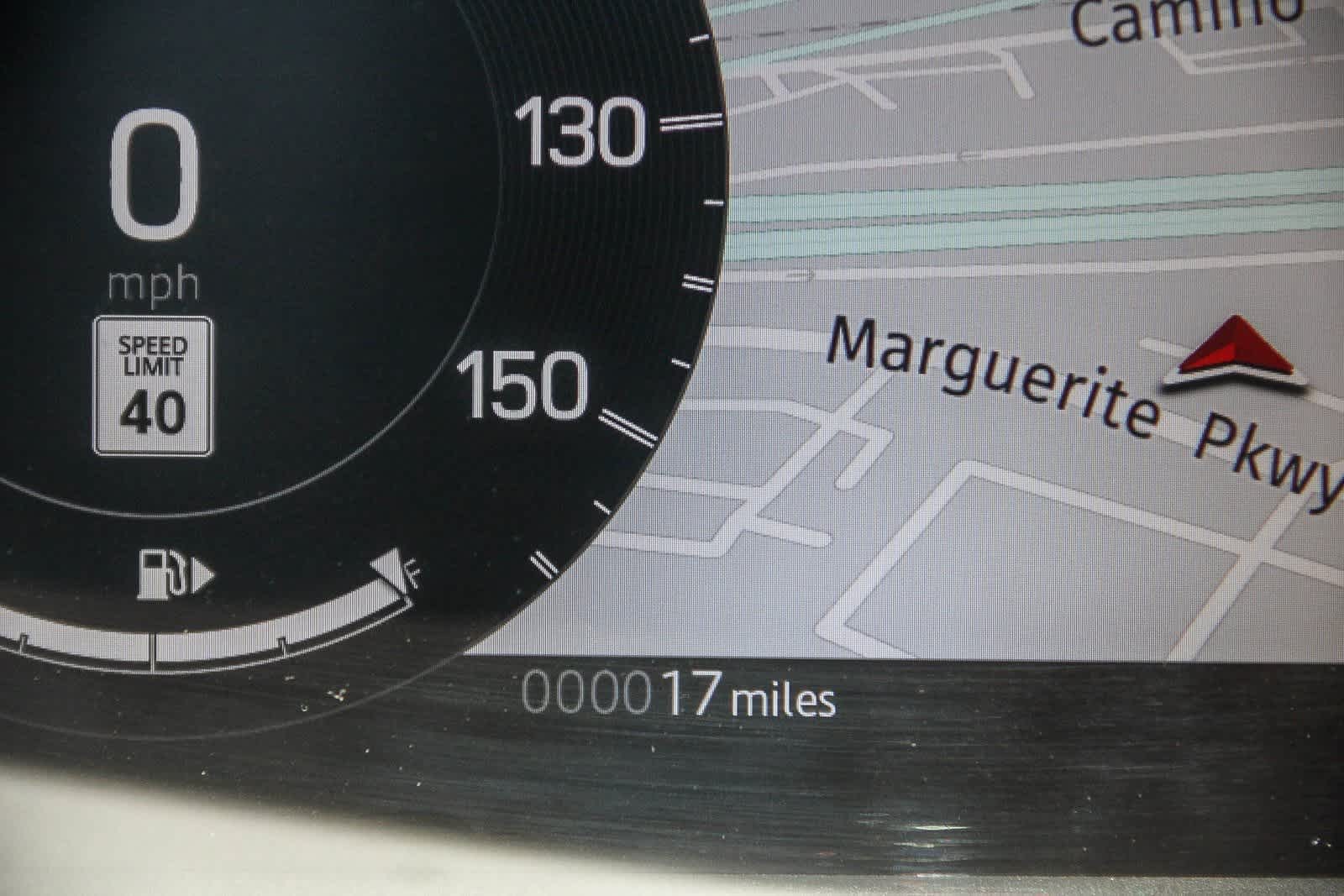 Thumbnail: 2025 Land Rover Discovery - 25