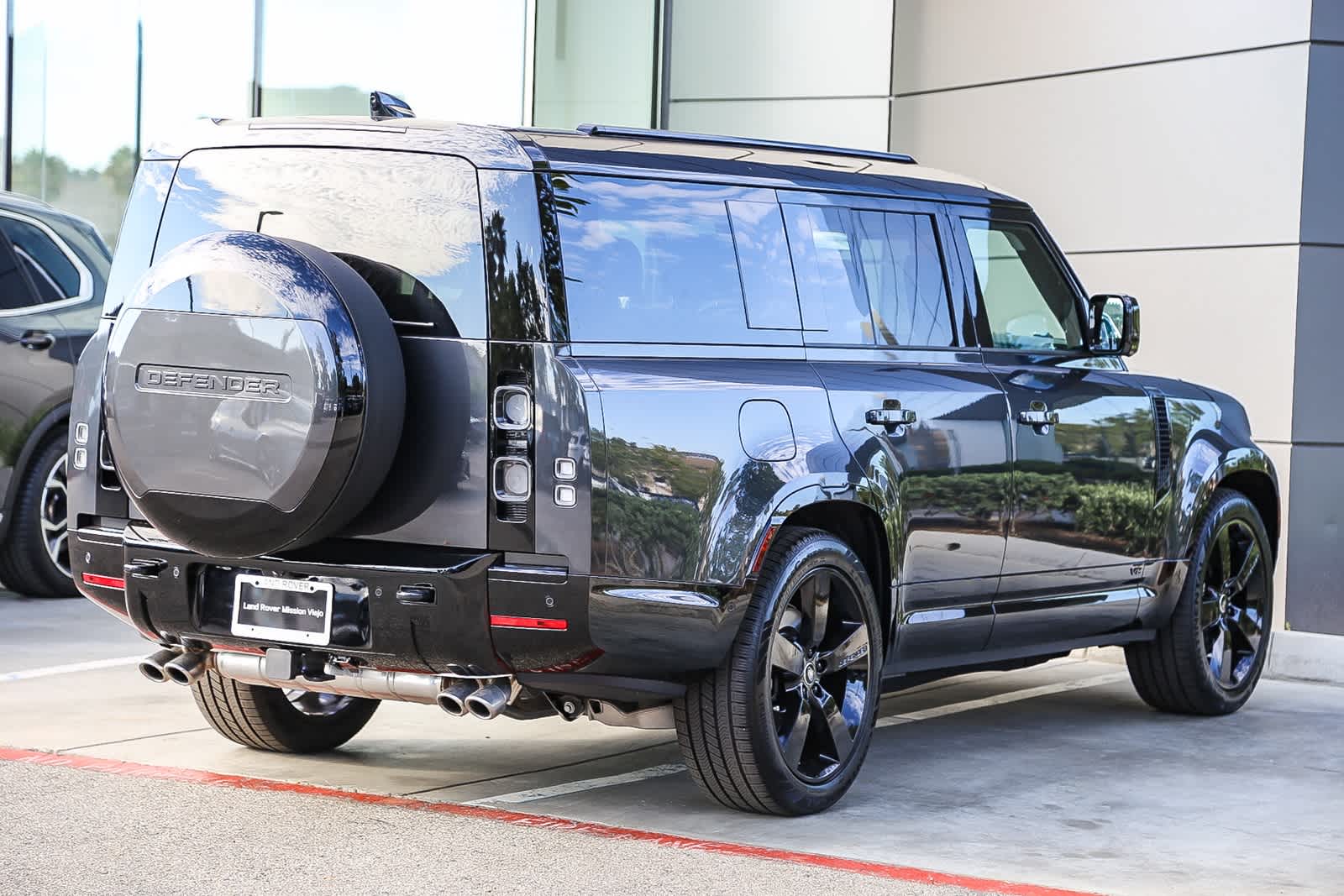 Thumbnail: 2025 Land Rover Defender - 8