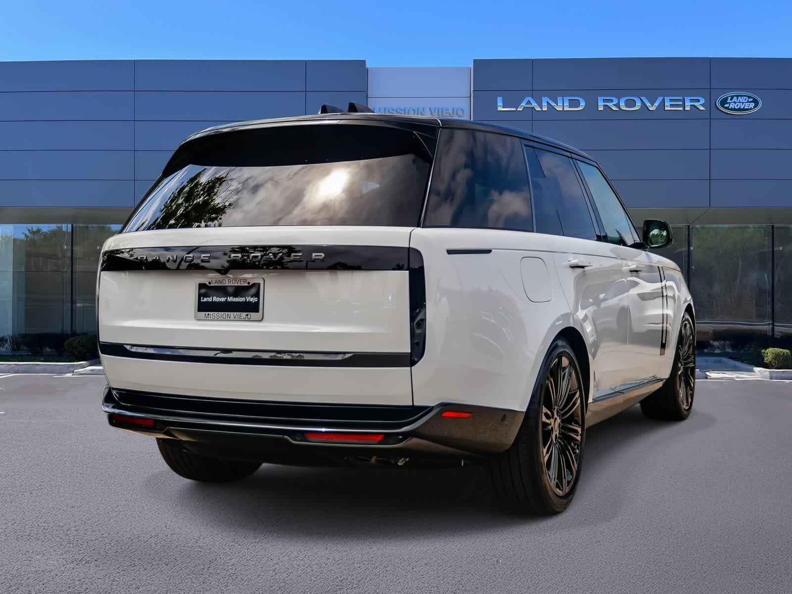 Thumbnail: 2026 Land Rover Range Rover - 4