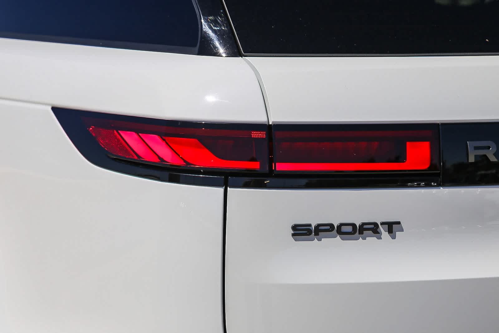 Thumbnail: 2025 Land Rover Range Rover Sport - 9