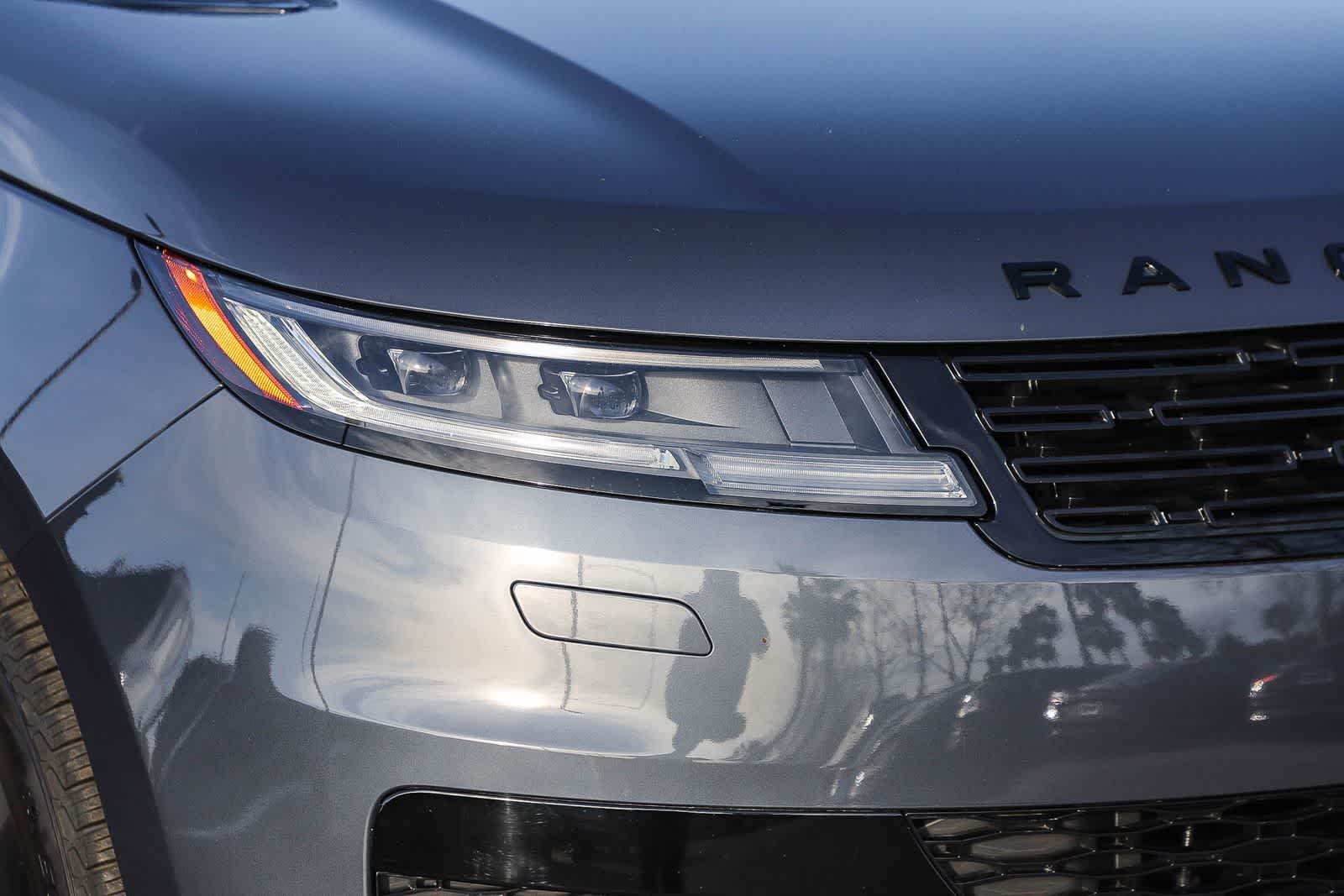 Thumbnail: 2026 Land Rover Range Rover Sport - 4