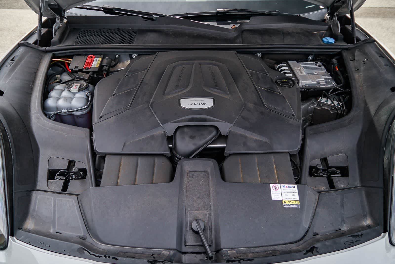 Thumbnail: 2022 Porsche Cayenne - 30