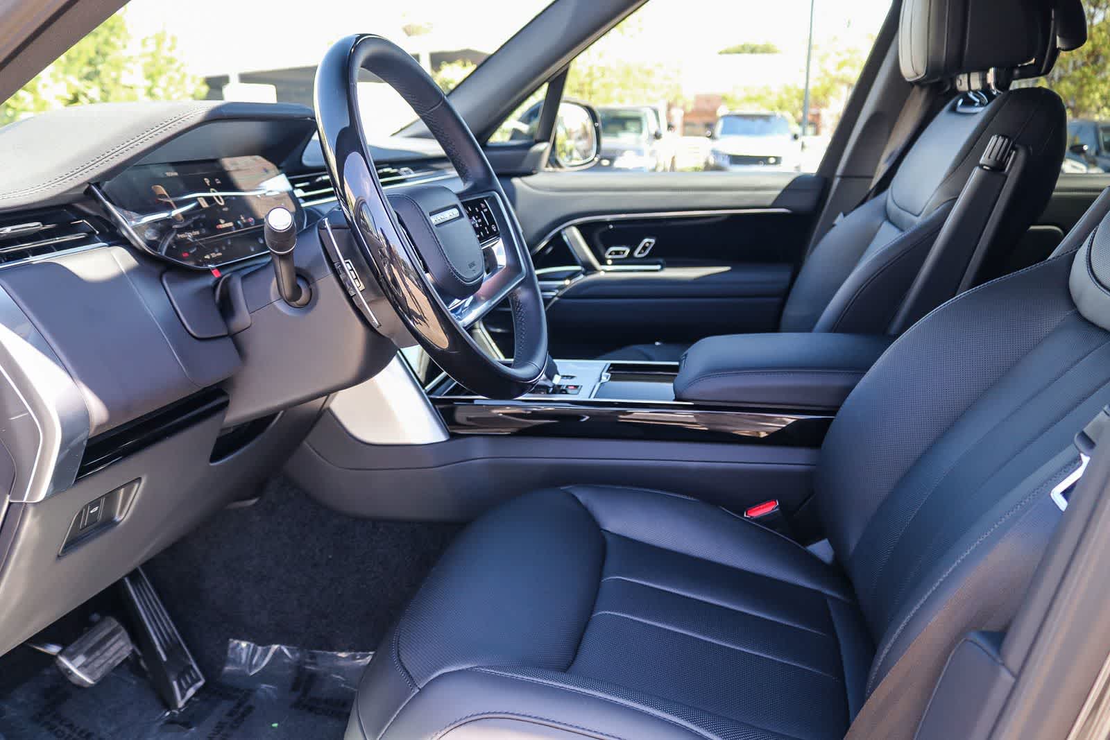 Thumbnail: 2026 Land Rover Range Rover - 18