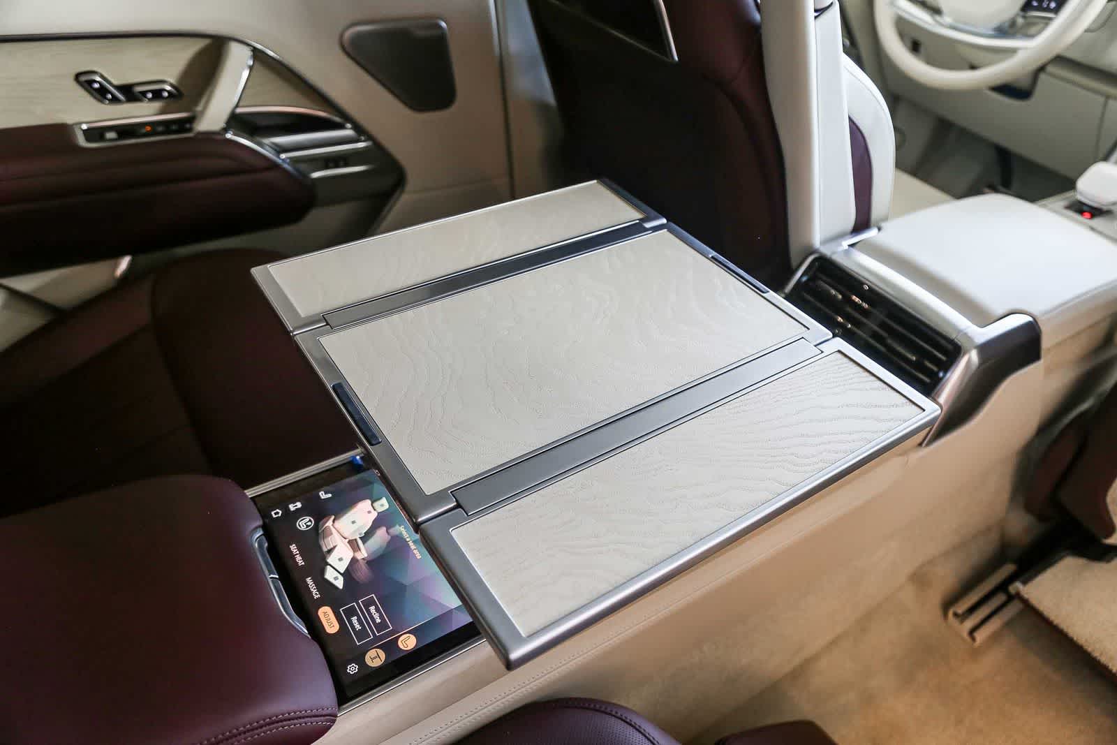 Thumbnail: 2024 Land Rover Range Rover - 18