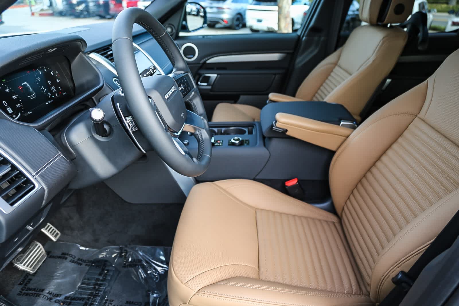 Thumbnail: 2026 Land Rover Discovery - 16