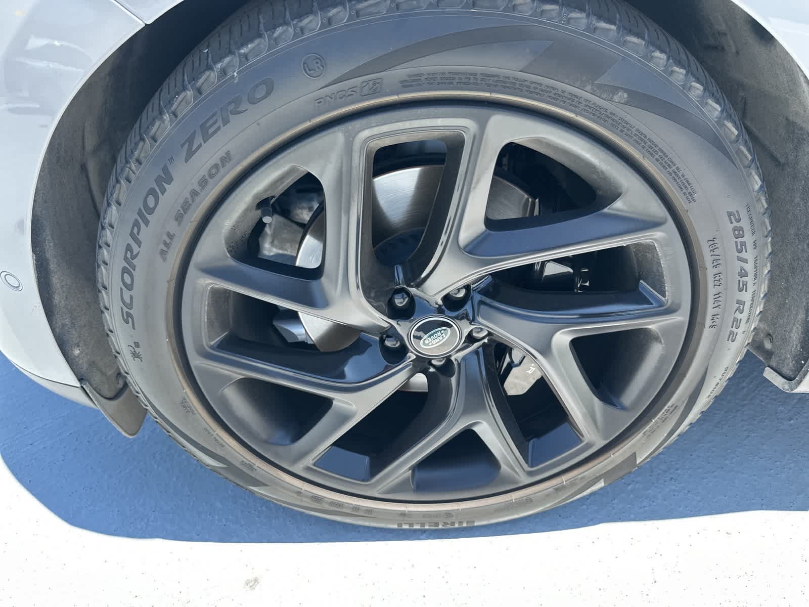 Thumbnail: 2023 Land Rover Range Rover Sport - 6