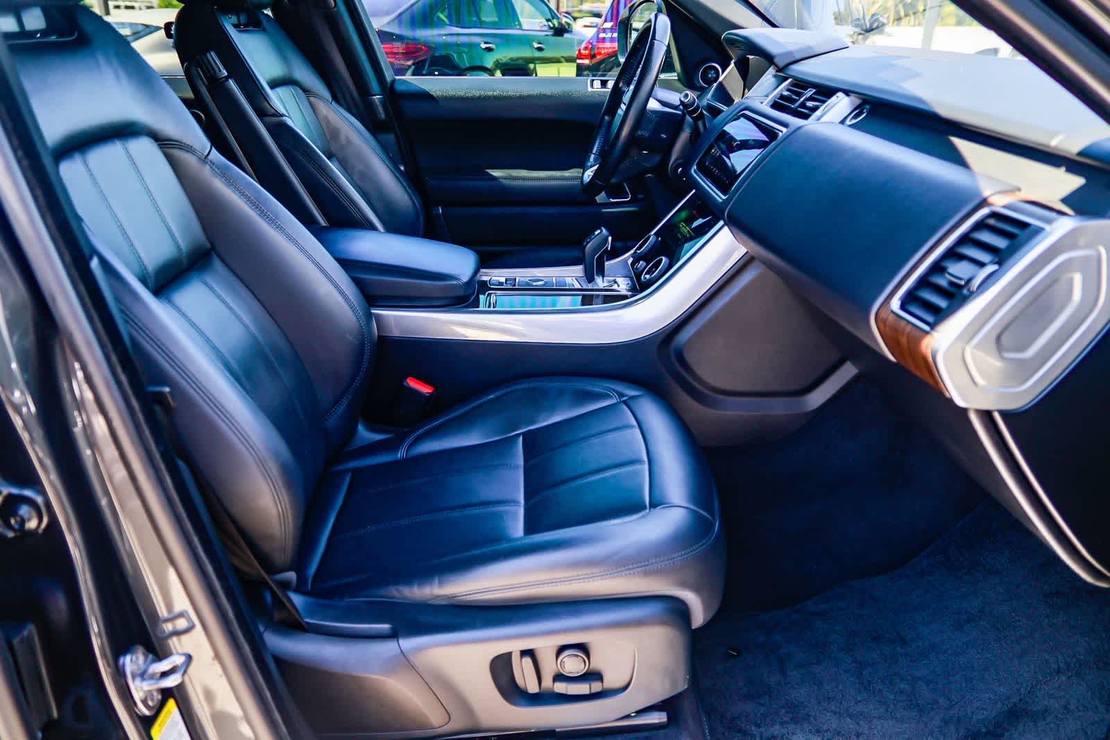 Thumbnail: 2019 Land Rover Range Rover Sport - 17