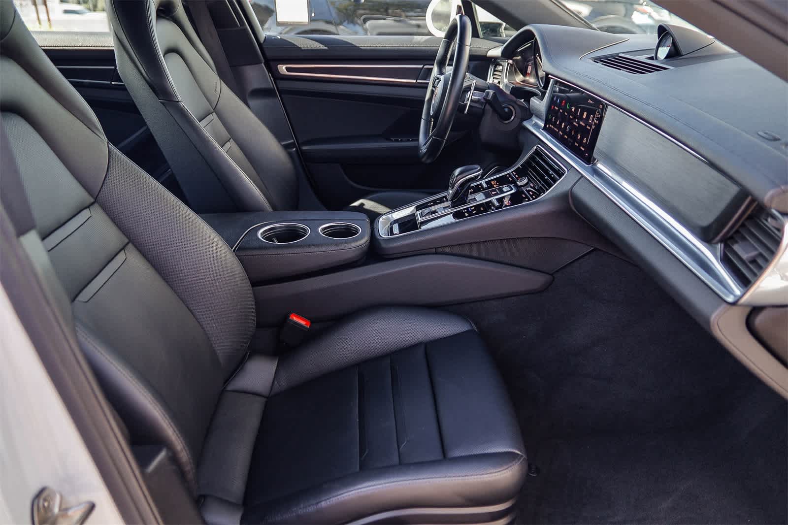 Thumbnail: 2023 Porsche Panamera - 15