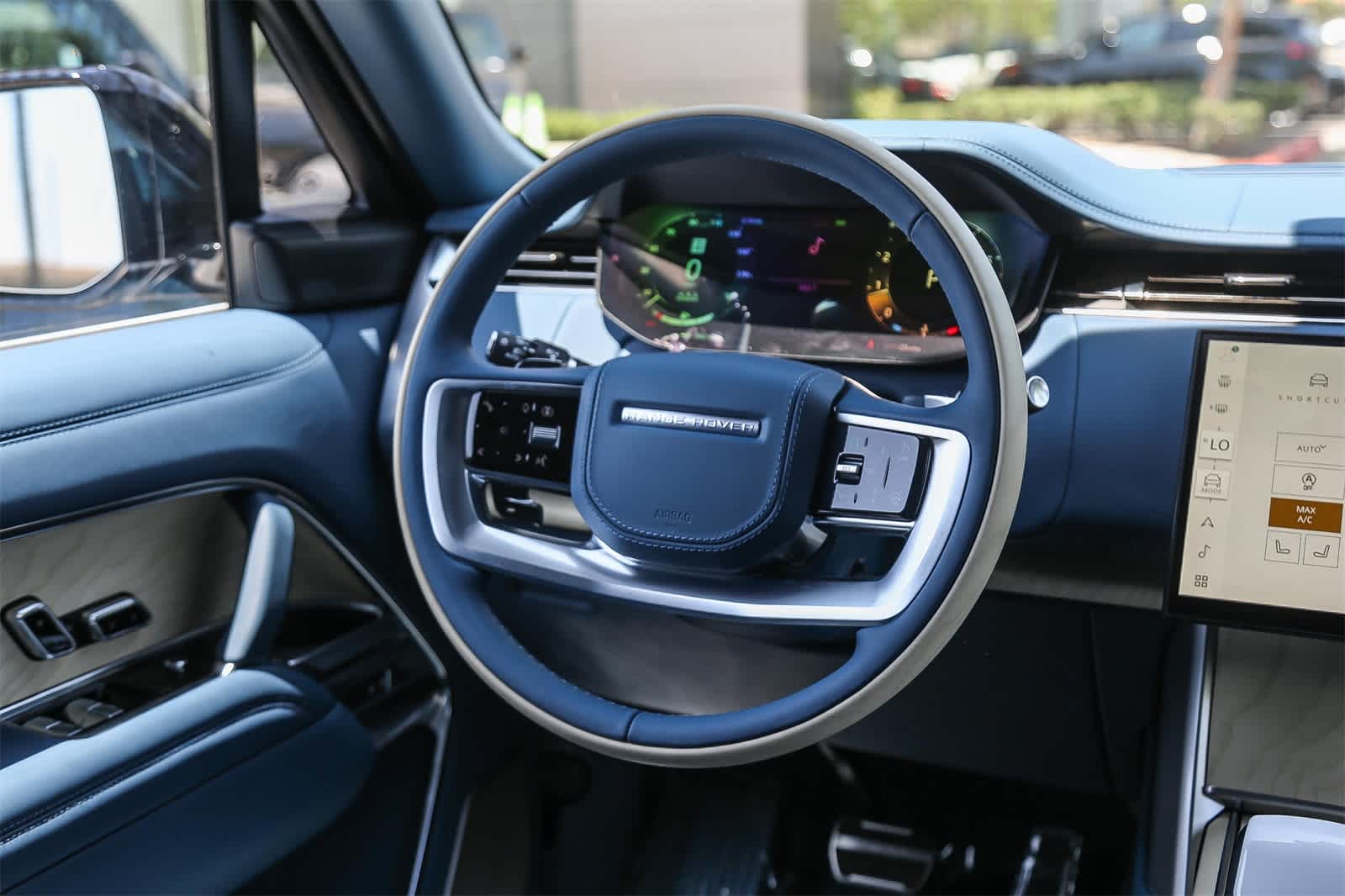 Thumbnail: 2025 Land Rover Range Rover - 16