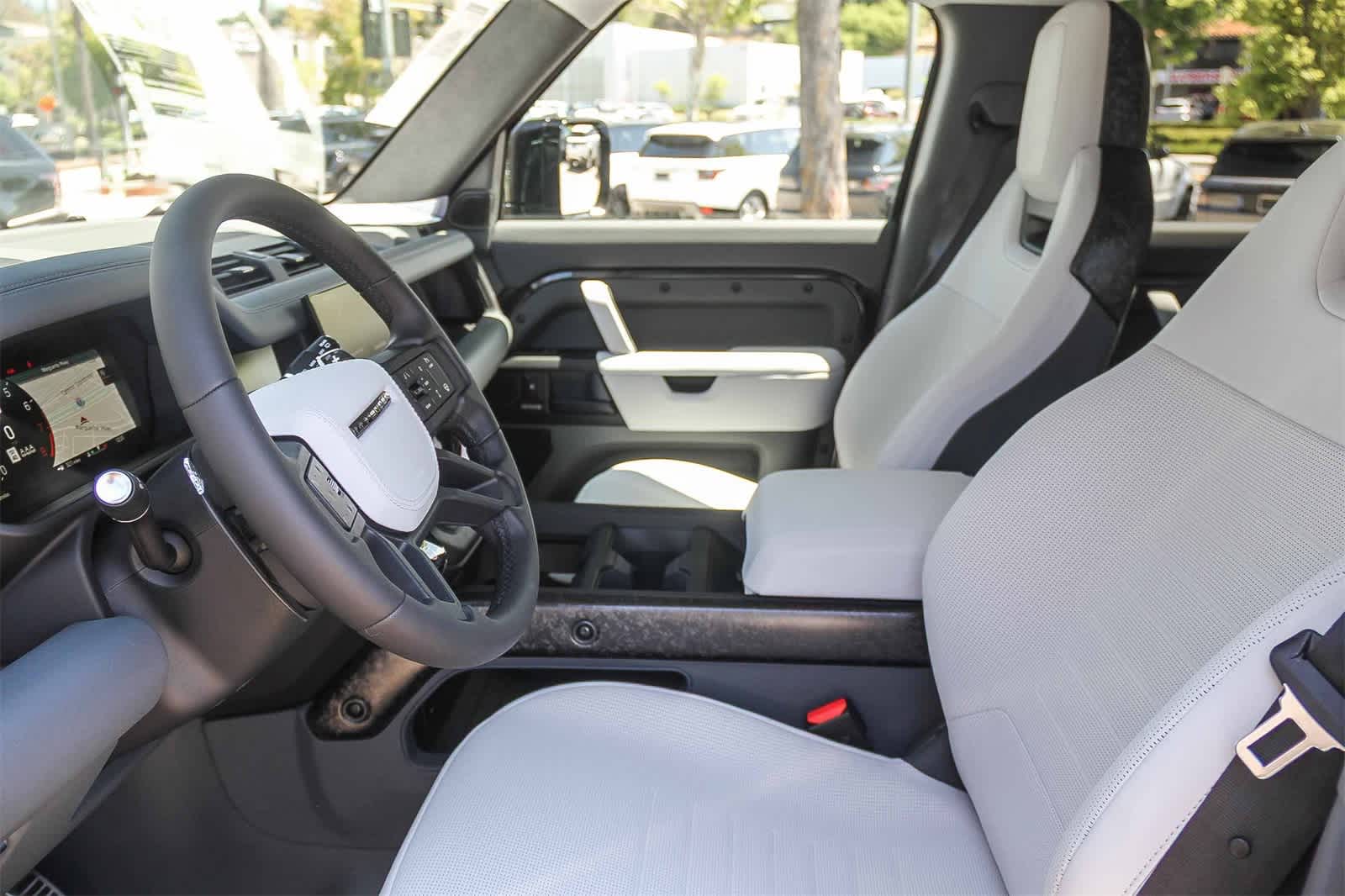 Thumbnail: 2025 Land Rover Defender - 21