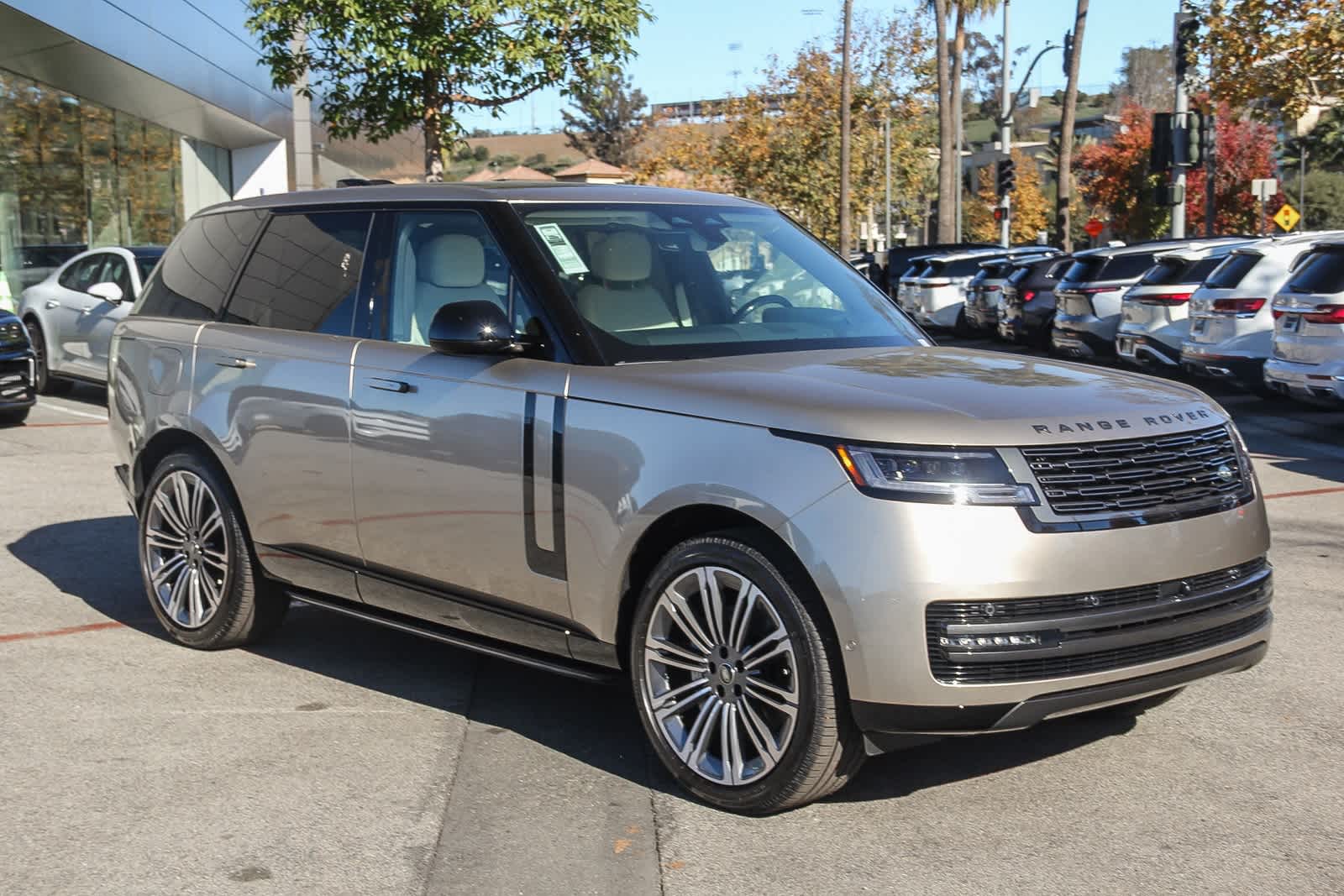 Thumbnail: 2025 Land Rover Range Rover - 3