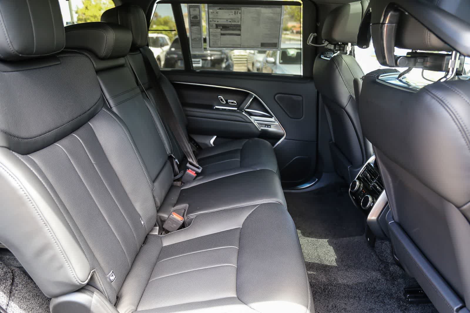 Thumbnail: 2026 Land Rover Range Rover - 16