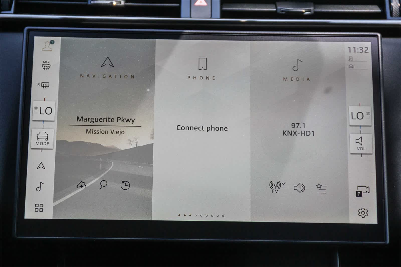 Thumbnail: 2026 Land Rover Range Rover Velar - 13
