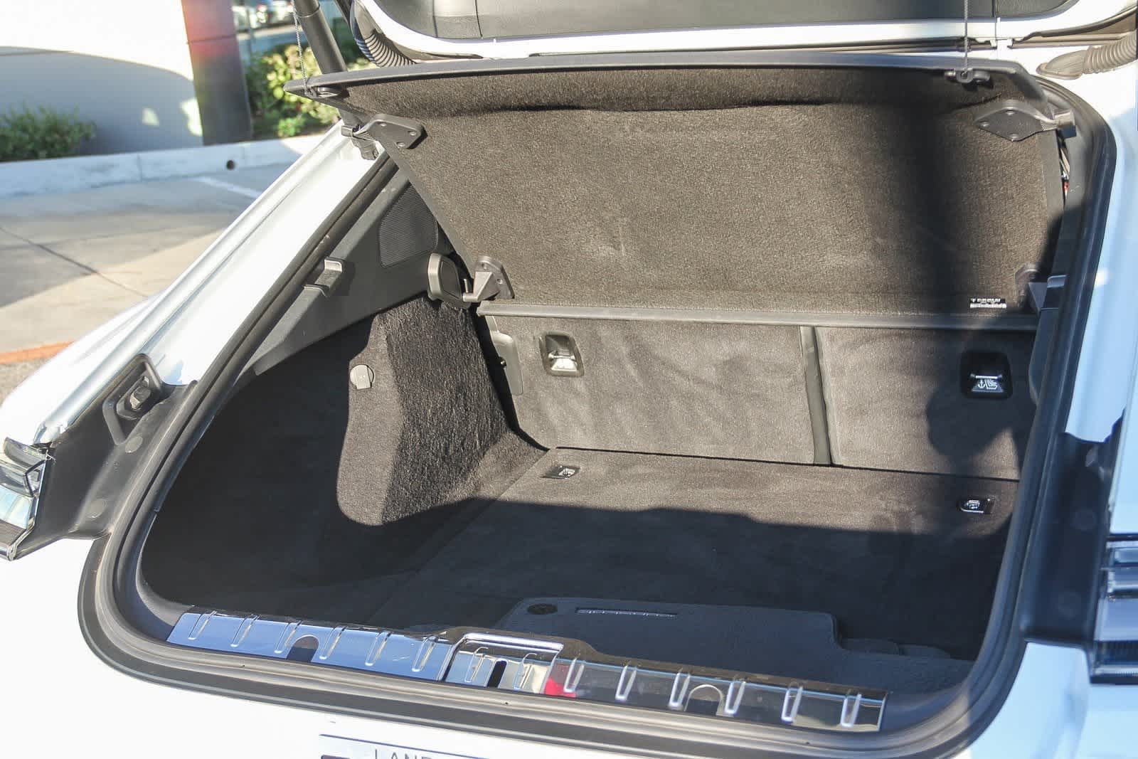 Thumbnail: 2023 Porsche Panamera - 20