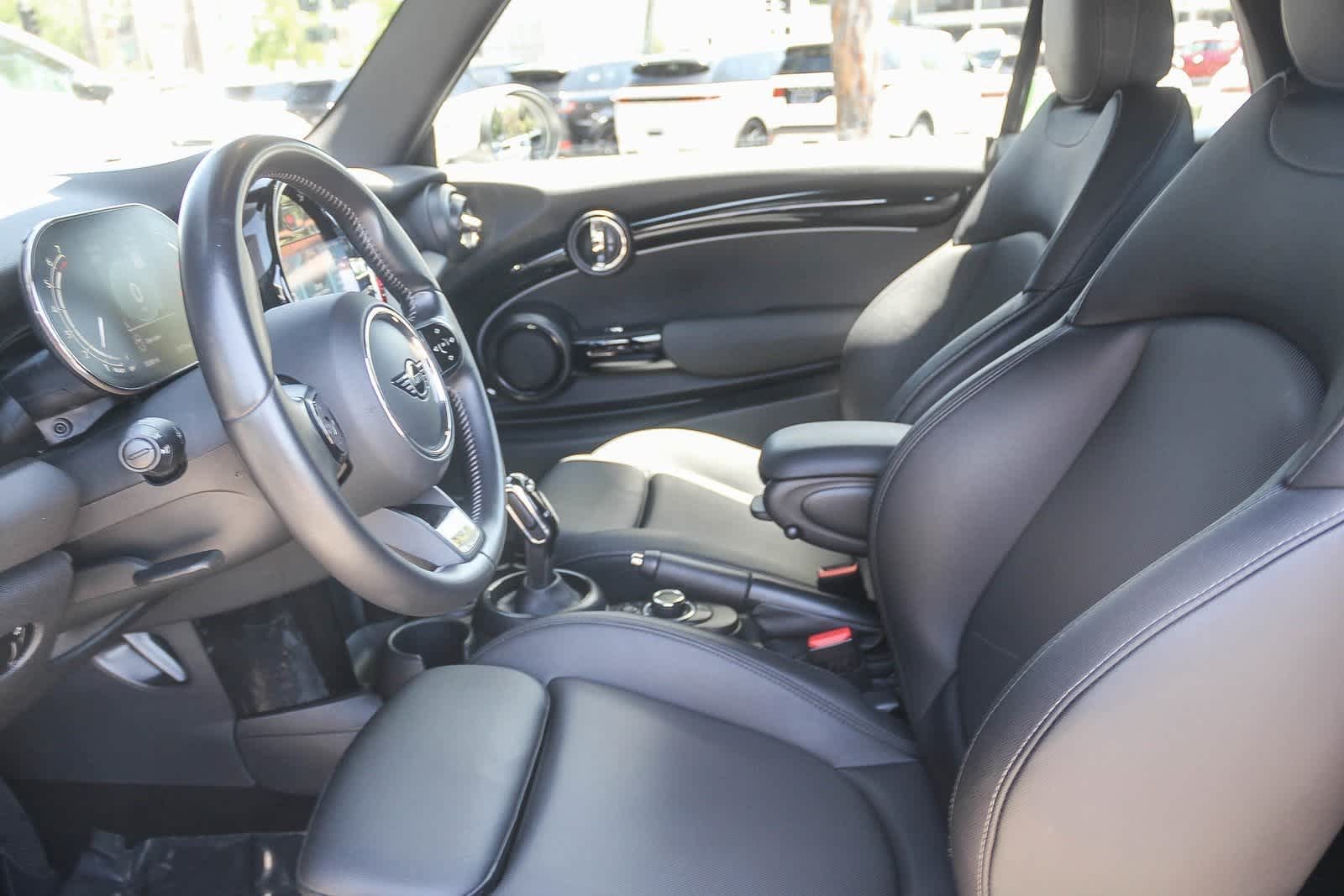 Thumbnail: 2024 MINI Cooper Convertible - 12