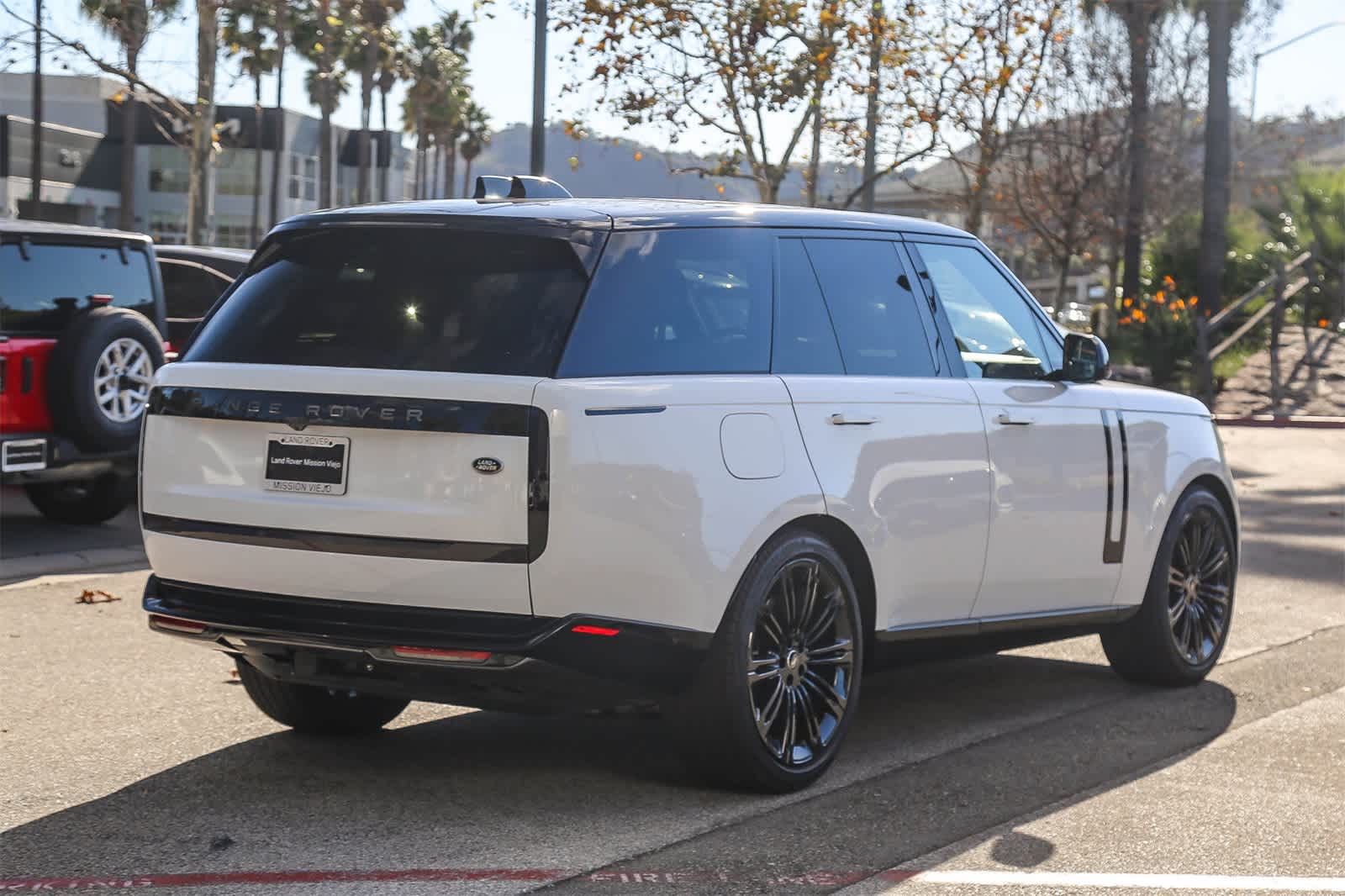 Thumbnail: 2023 Land Rover Range Rover - 4