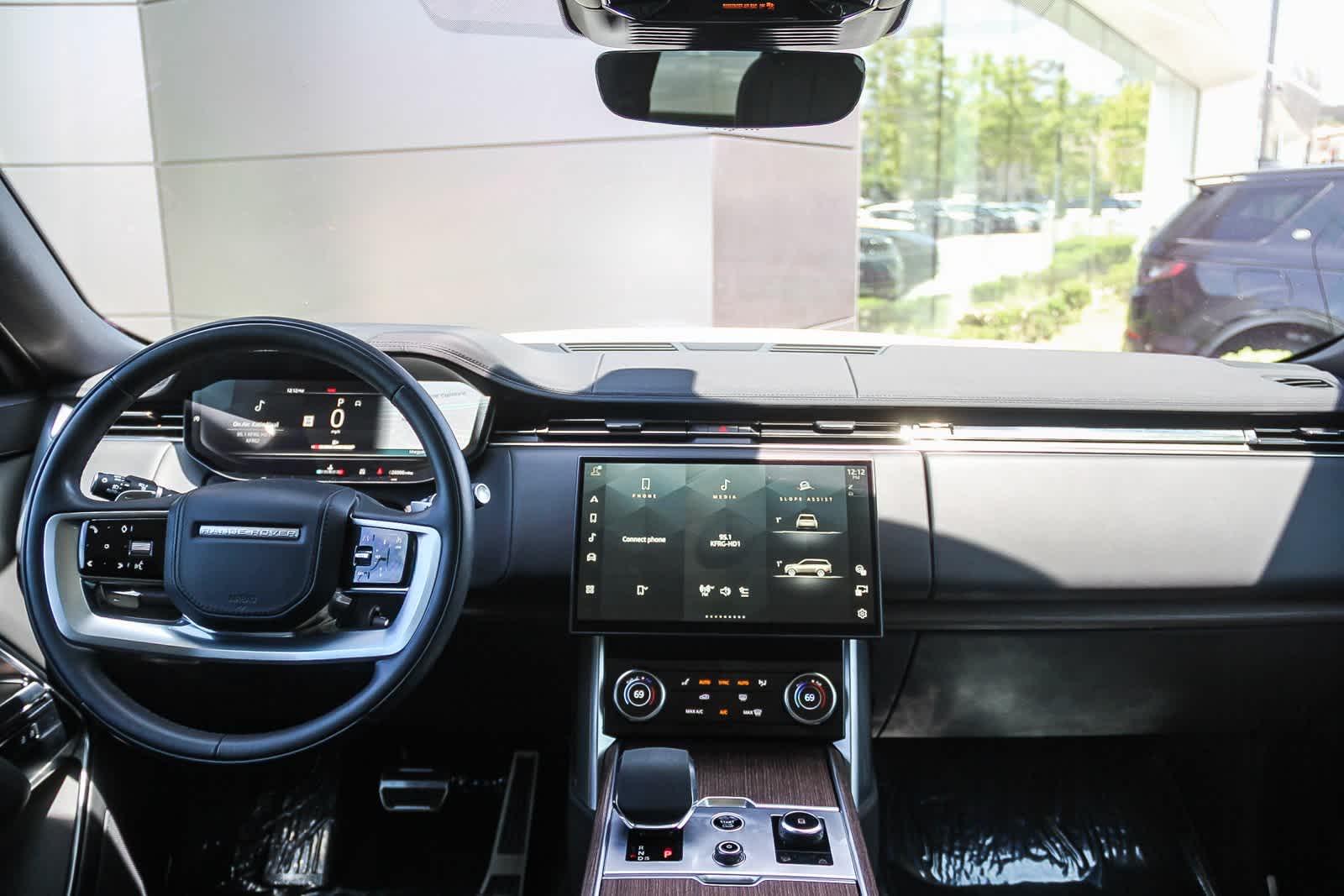 Thumbnail: 2023 Land Rover Range Rover - 12