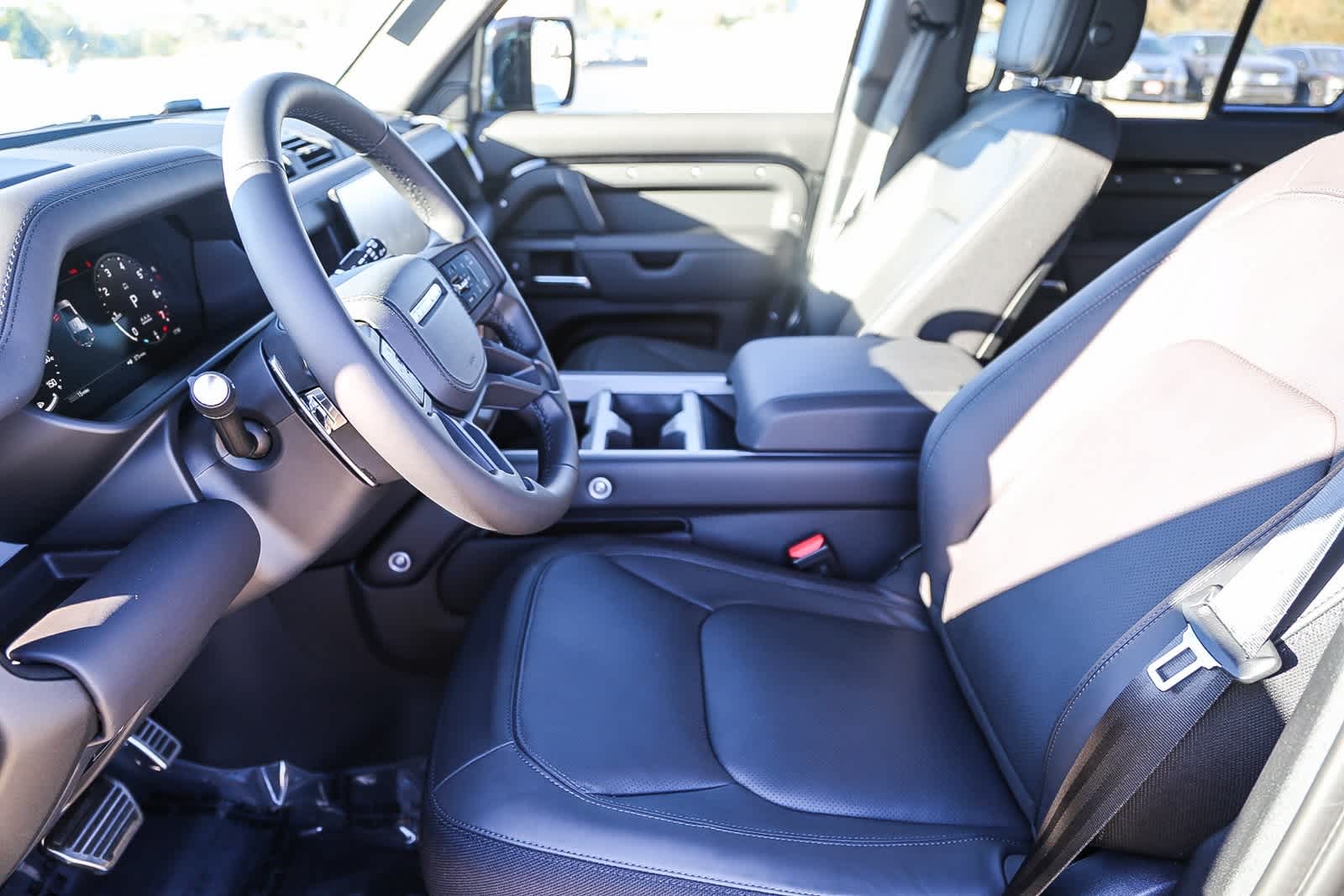 Thumbnail: 2025 Land Rover Defender - 17