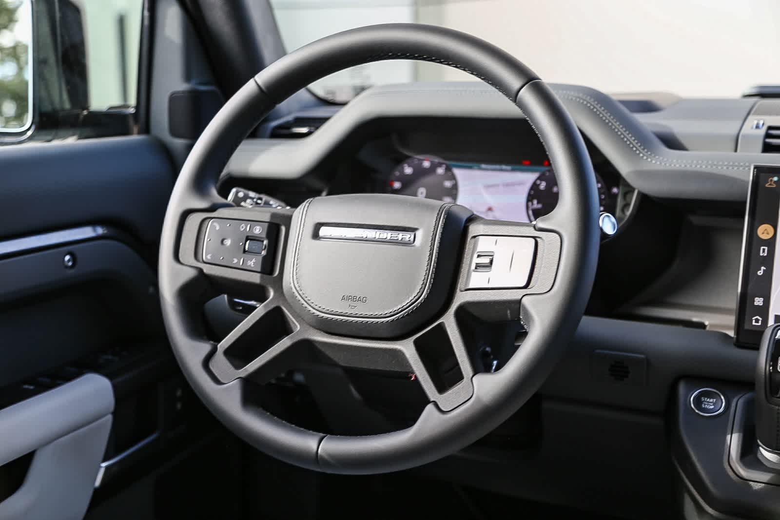 Thumbnail: 2025 Land Rover Defender - 15