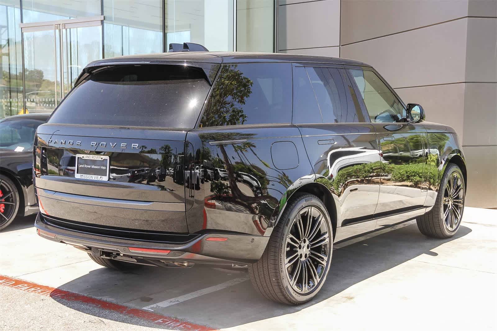 Thumbnail: 2023 Land Rover Range Rover - 6