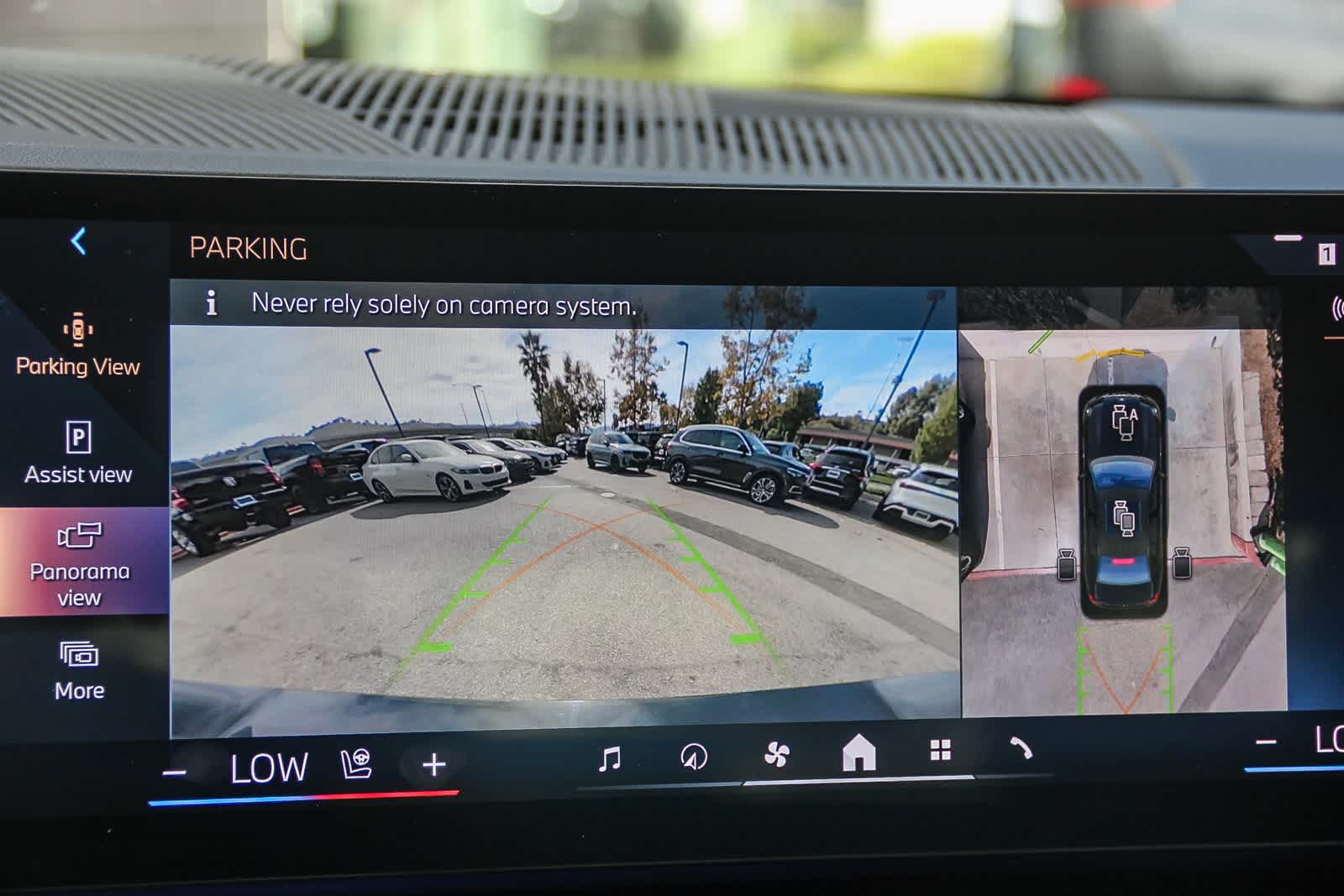 Thumbnail: 2025 BMW i5 - 24