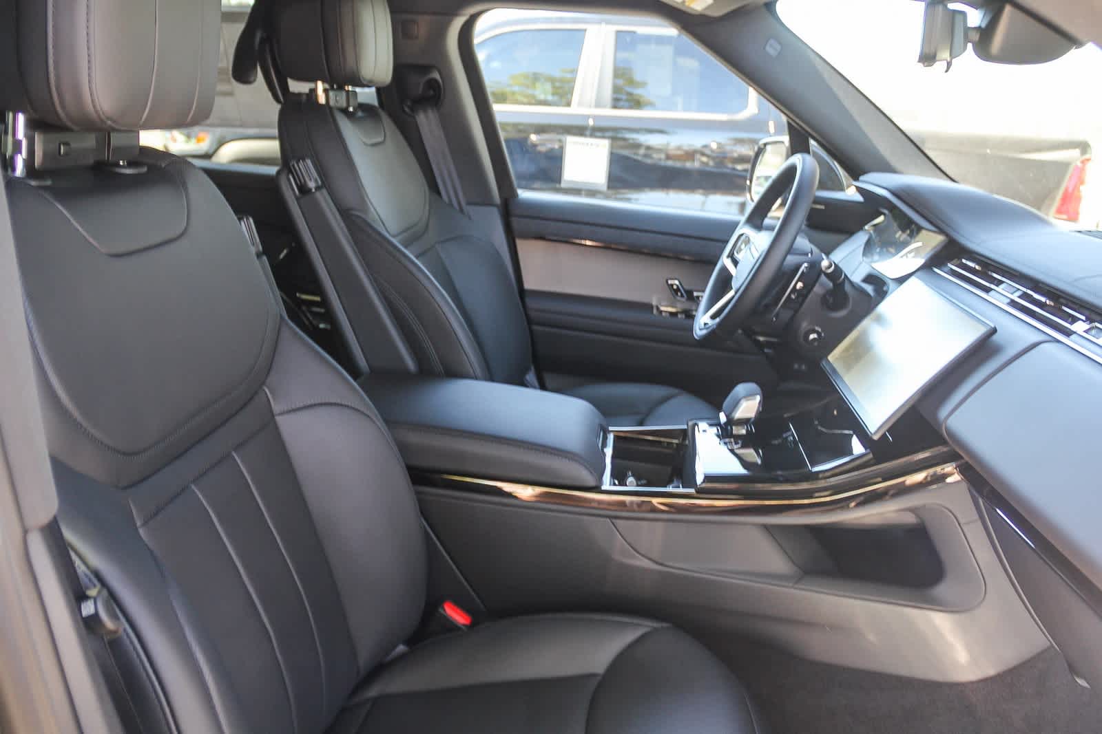 Thumbnail: 2025 Land Rover Range Rover Sport - 22