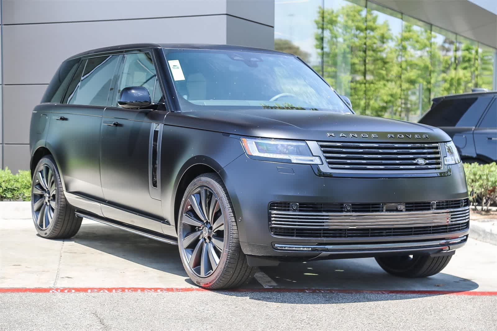Thumbnail: 2025 Land Rover Range Rover - 3