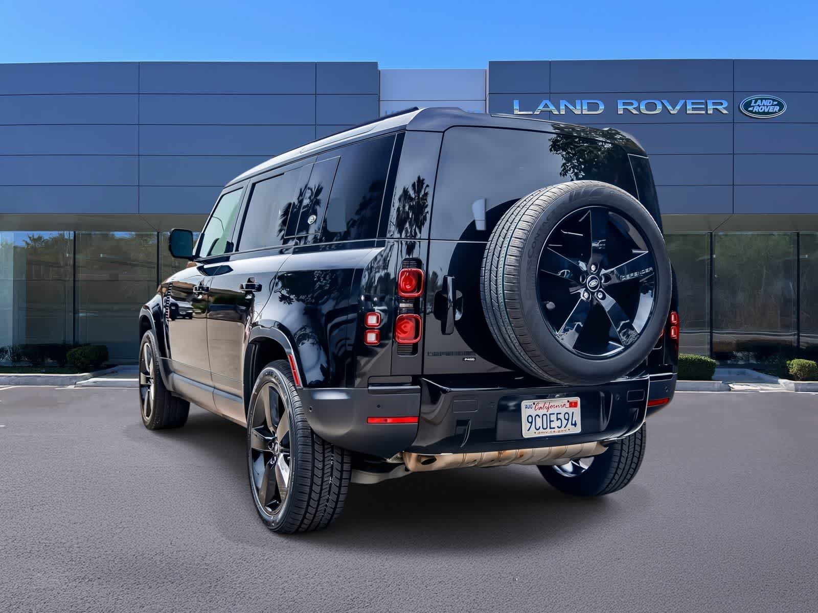 Thumbnail: 2023 Land Rover Defender - 6