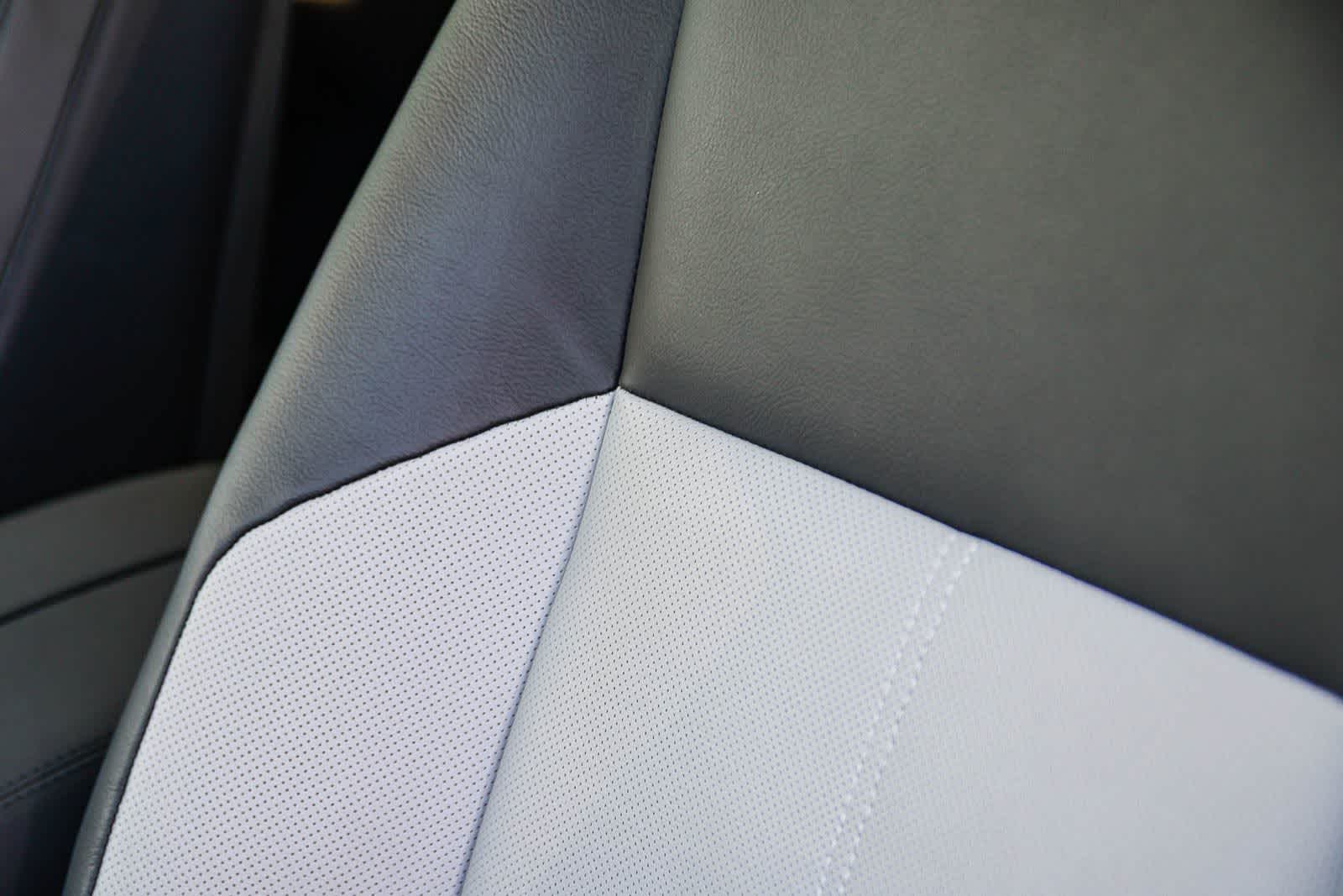 Thumbnail: 2025 Land Rover Range Rover Velar - 28