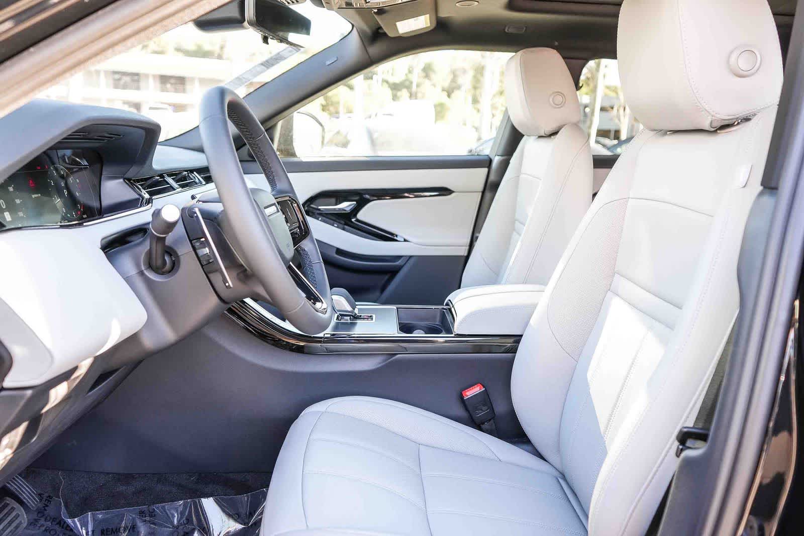 Thumbnail: 2026 Land Rover Range Rover Evoque - 15