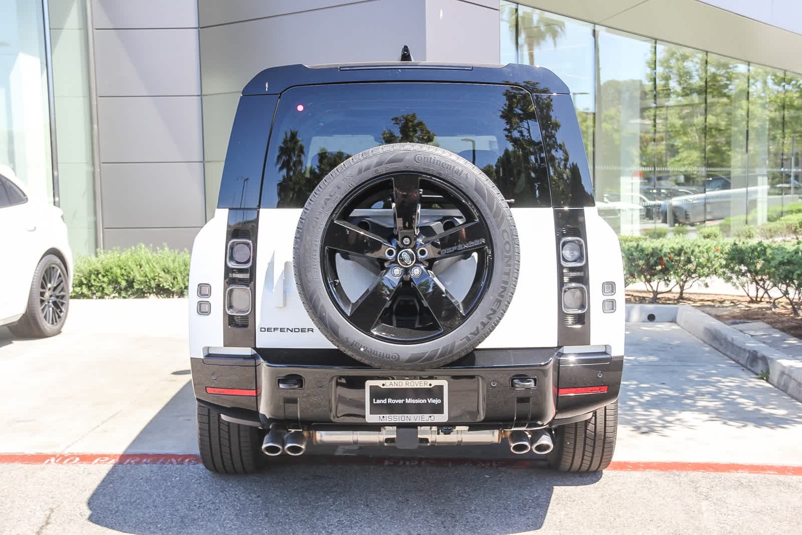 Thumbnail: 2025 Land Rover Defender - 5